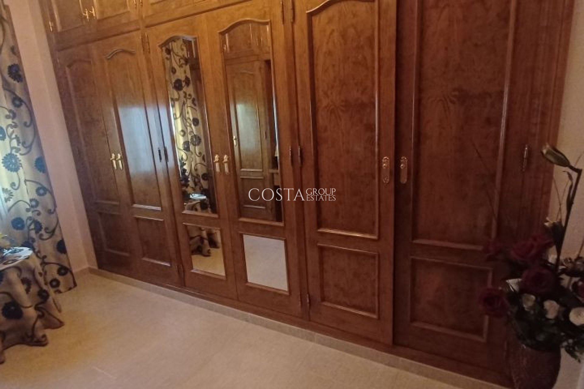 Revente - Villa -
Orihuela Costa