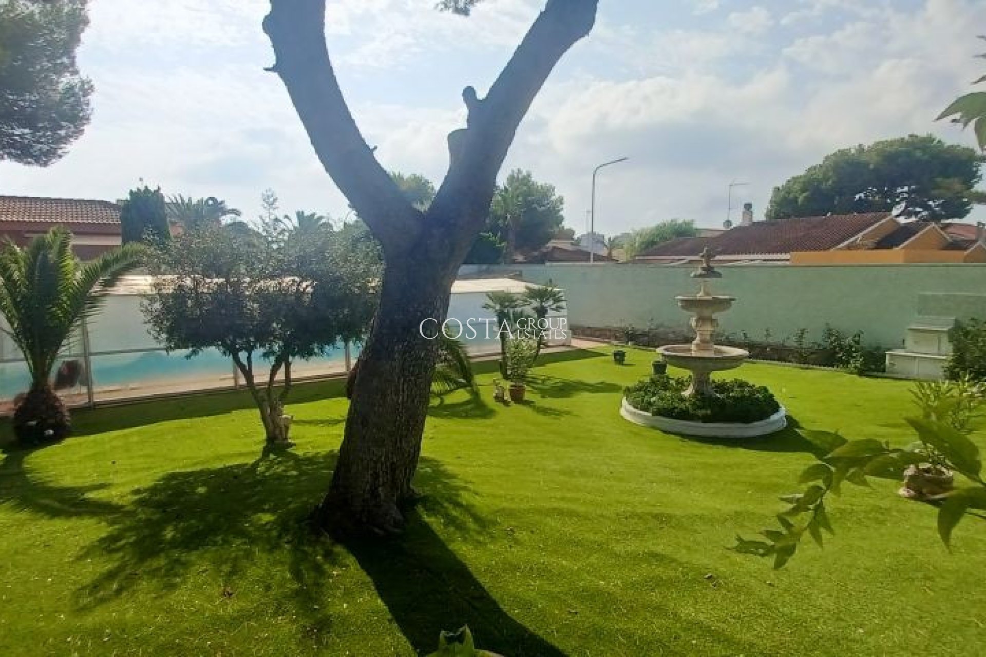 Revente - Villa -
Orihuela Costa