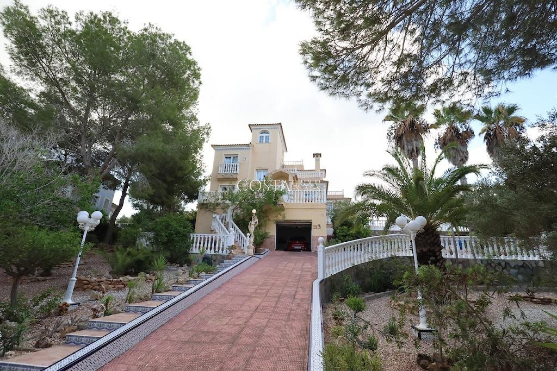 Revente - Villa -
Orihuela Costa