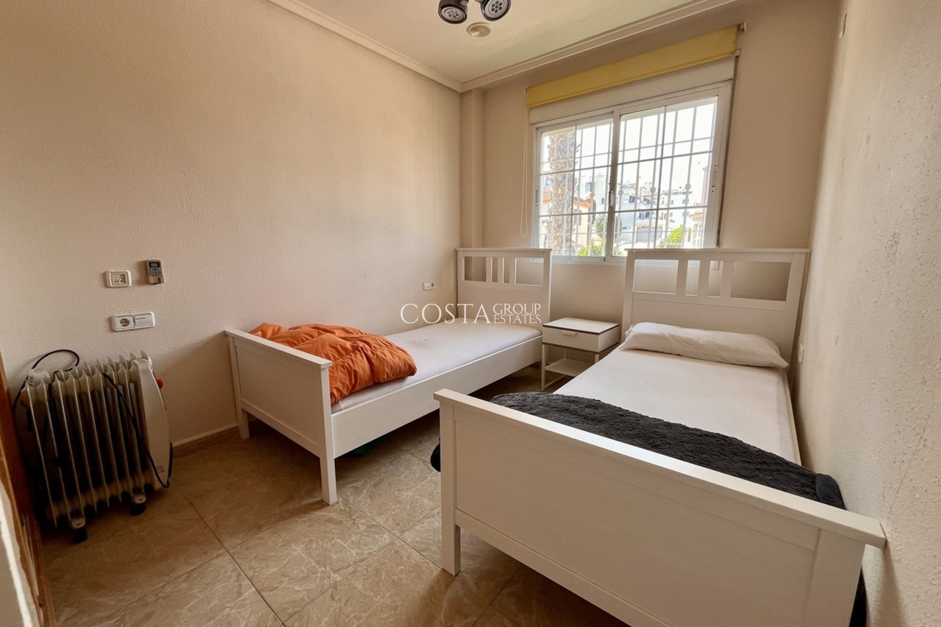 Revente - Villa -
Orihuela - La Zenia