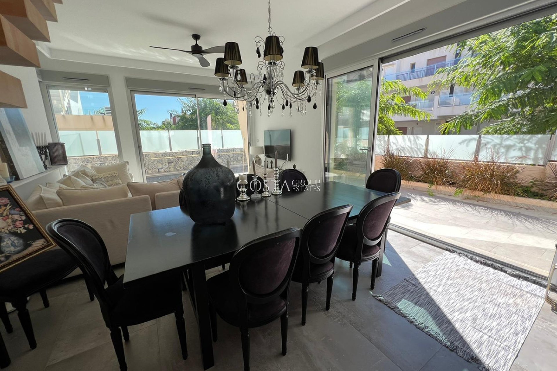 Revente - Villa -
Orihuela - Mil Palmeras