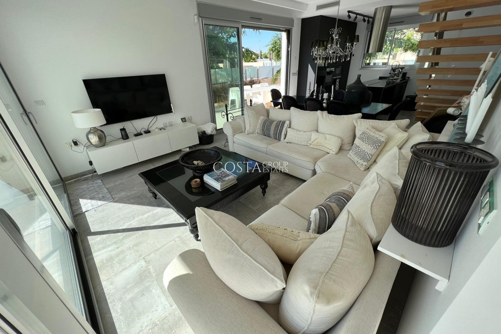 Revente - Villa -
Orihuela - Mil Palmeras