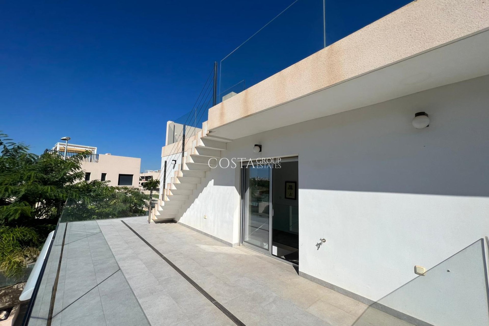 Revente - Villa -
Orihuela - Mil Palmeras