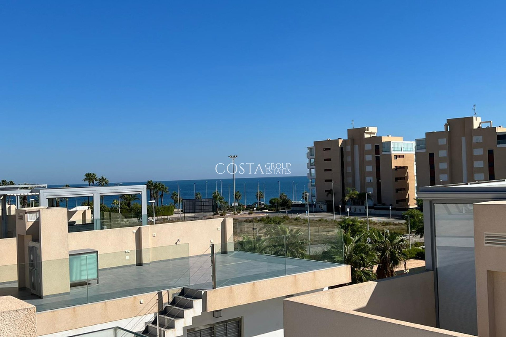 Revente - Villa -
Orihuela - Mil Palmeras