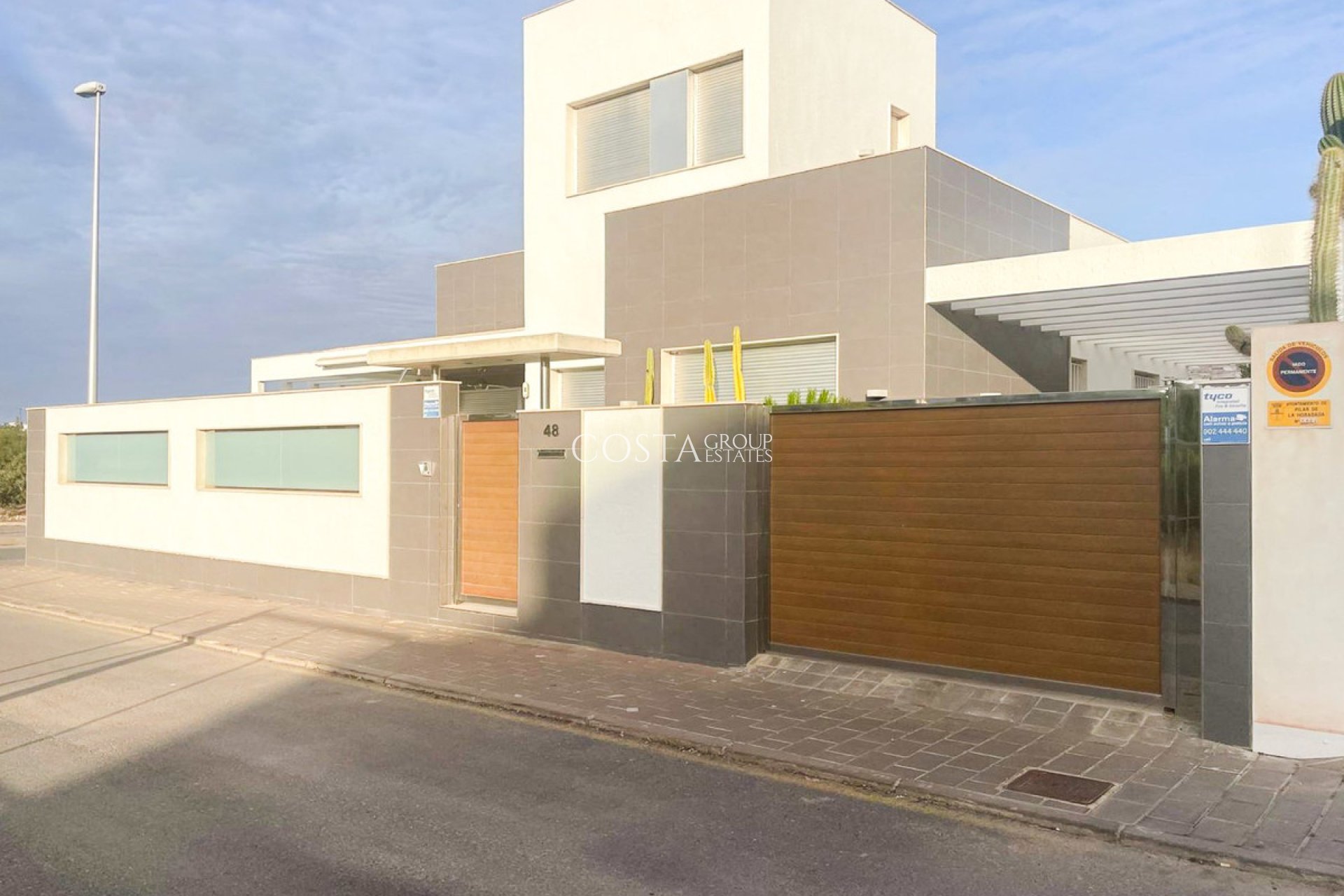 Revente - Villa -
Orihuela - Mil Palmeras