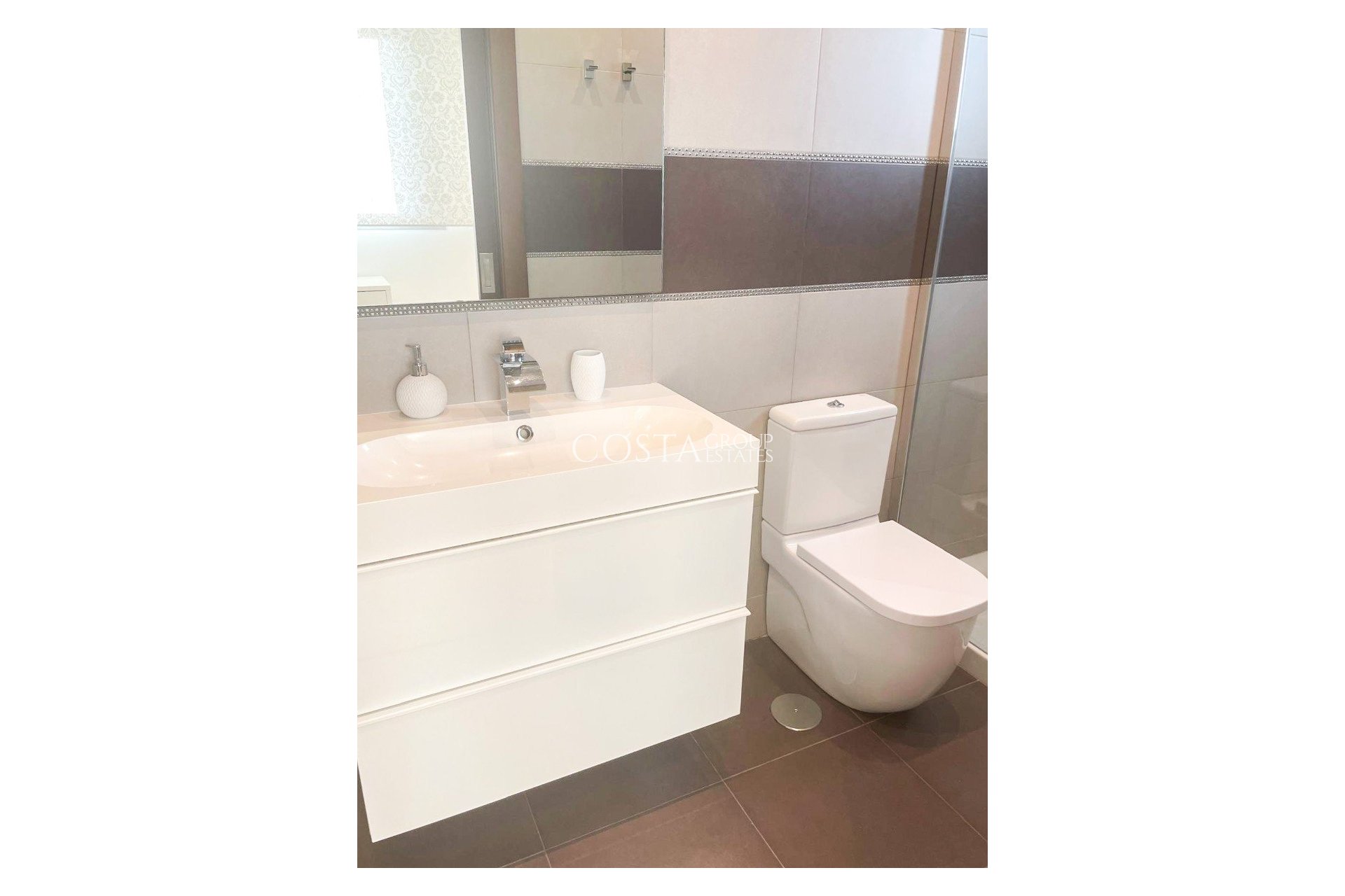 Revente - Villa -
Orihuela - Mil Palmeras