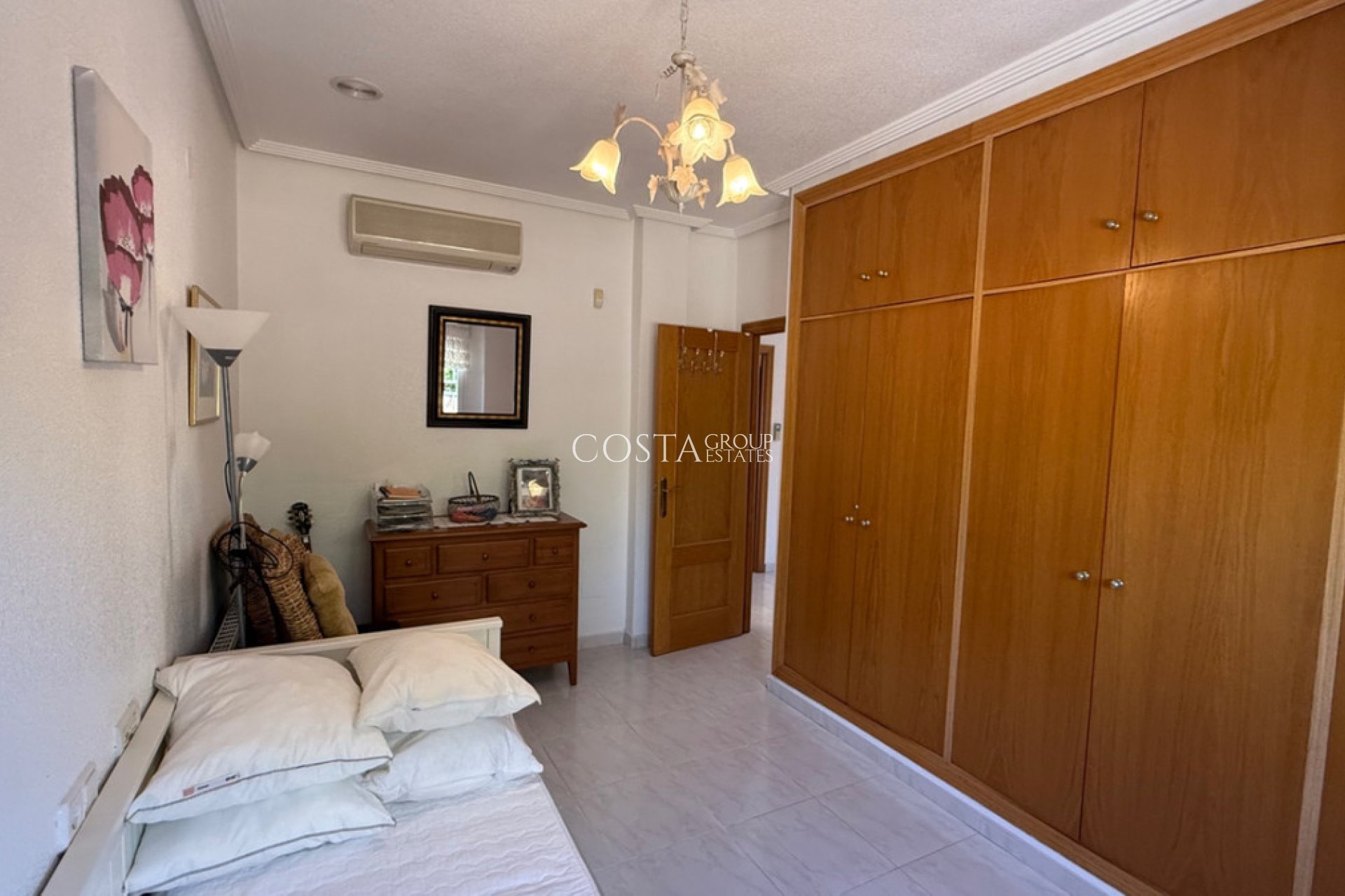 Revente - Villa -
Orihuela - Orihuela Costa