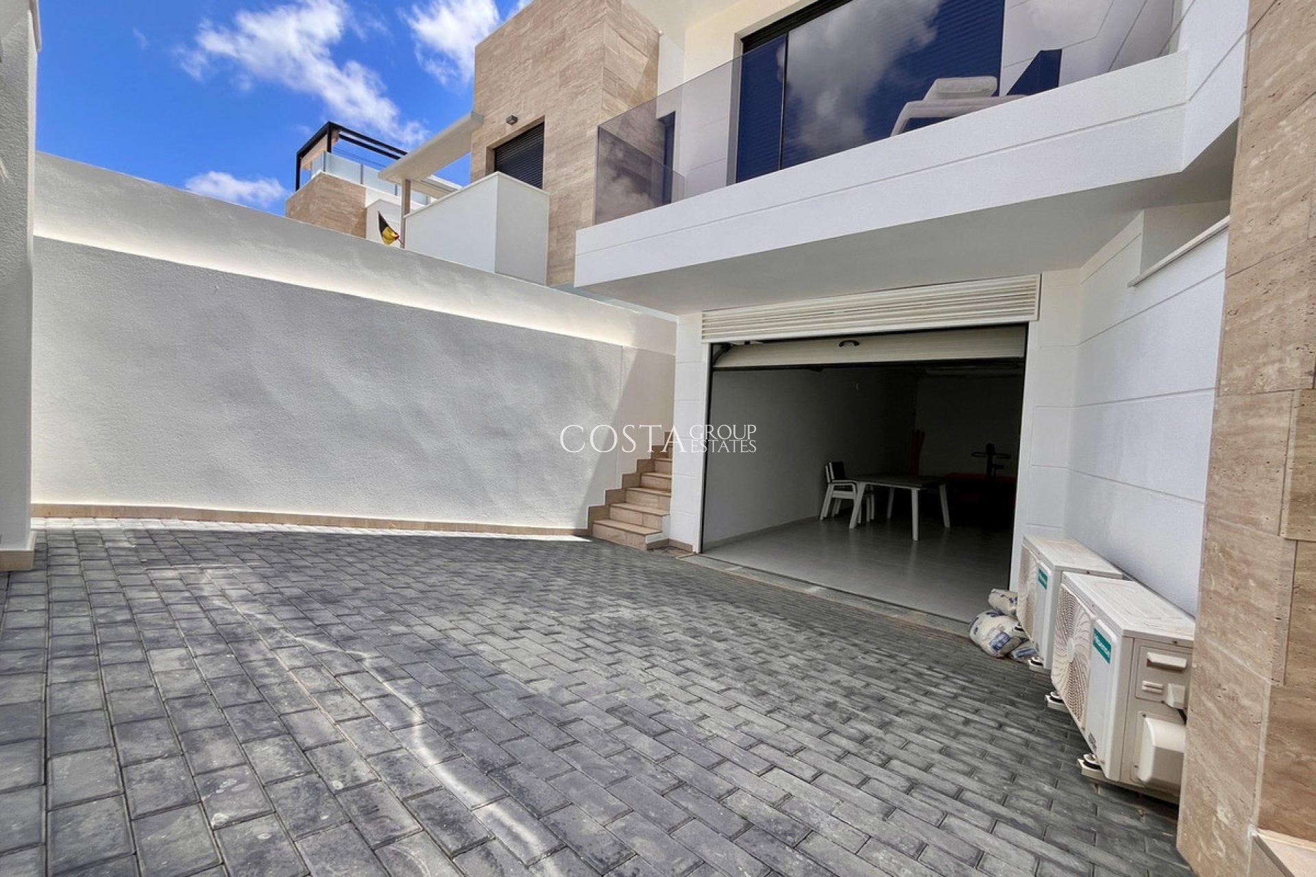 Revente - Villa -
Orihuela - Villamartin