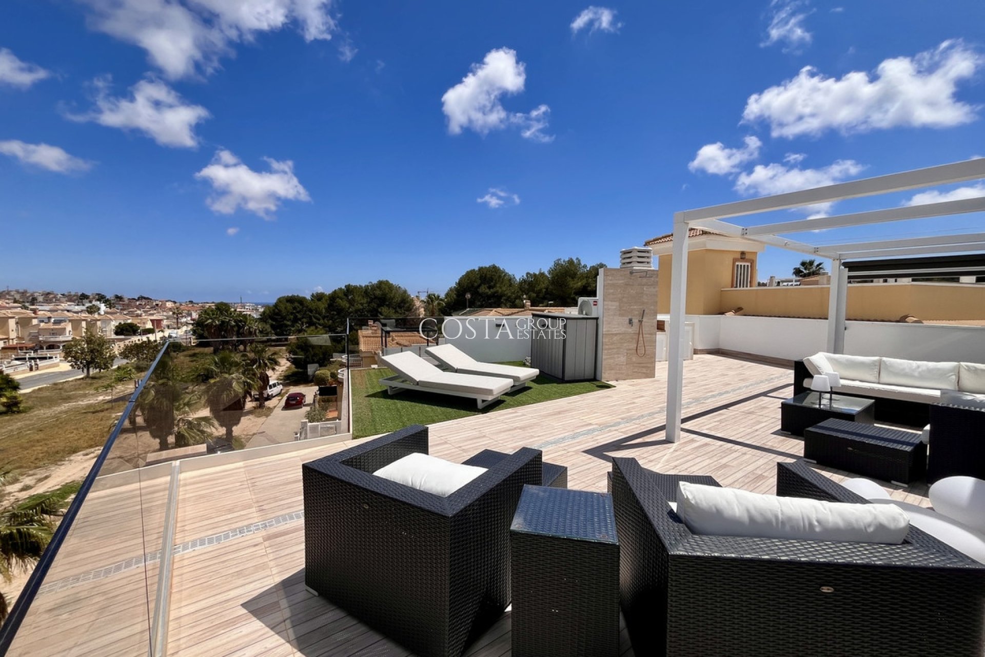 Revente - Villa -
Orihuela - Villamartin