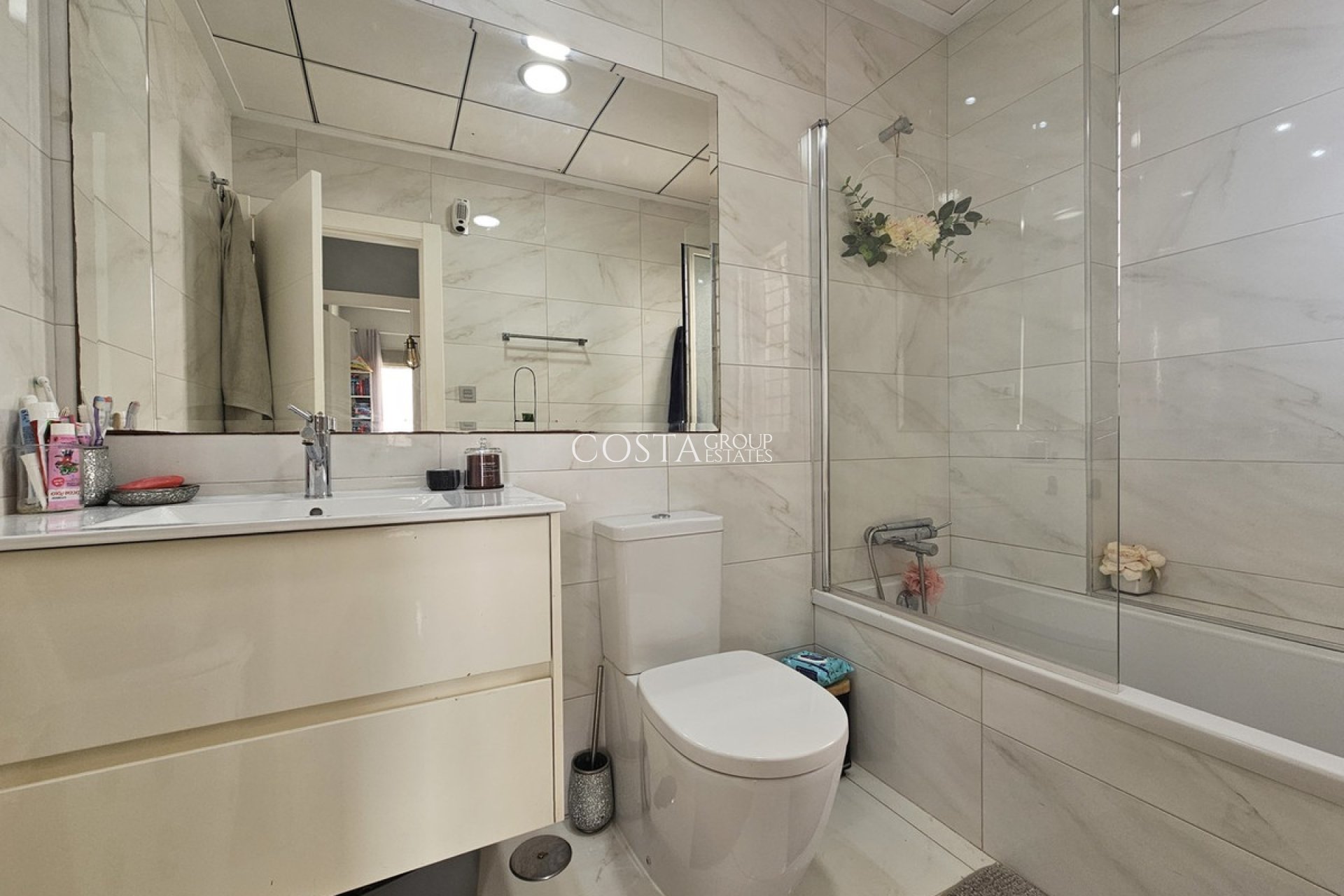 Revente - Villa -
Orihuela - Villamartin