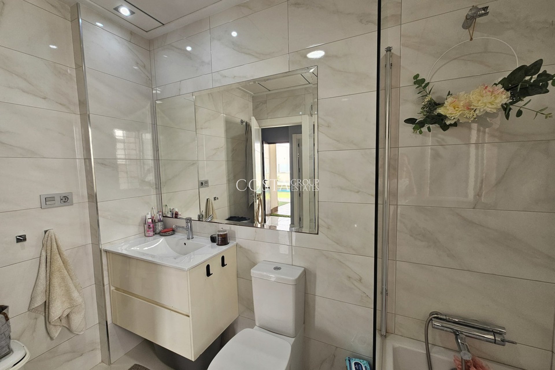 Revente - Villa -
Orihuela - Villamartin