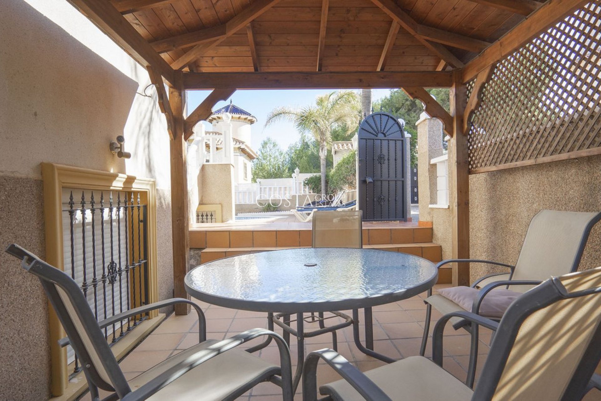 Revente - Villa -
Orihuela - Villamartin