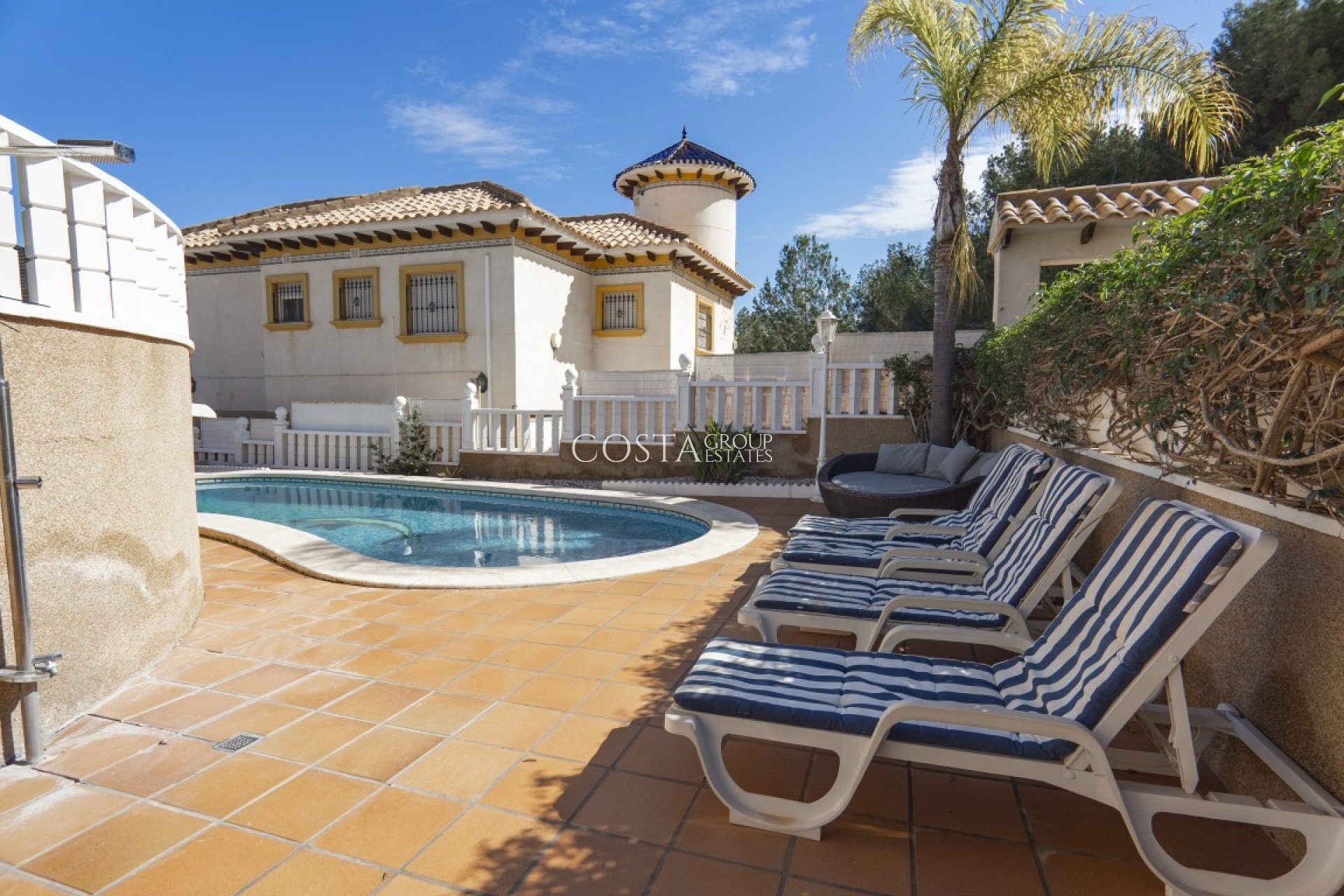 Revente - Villa -
Orihuela - Villamartin