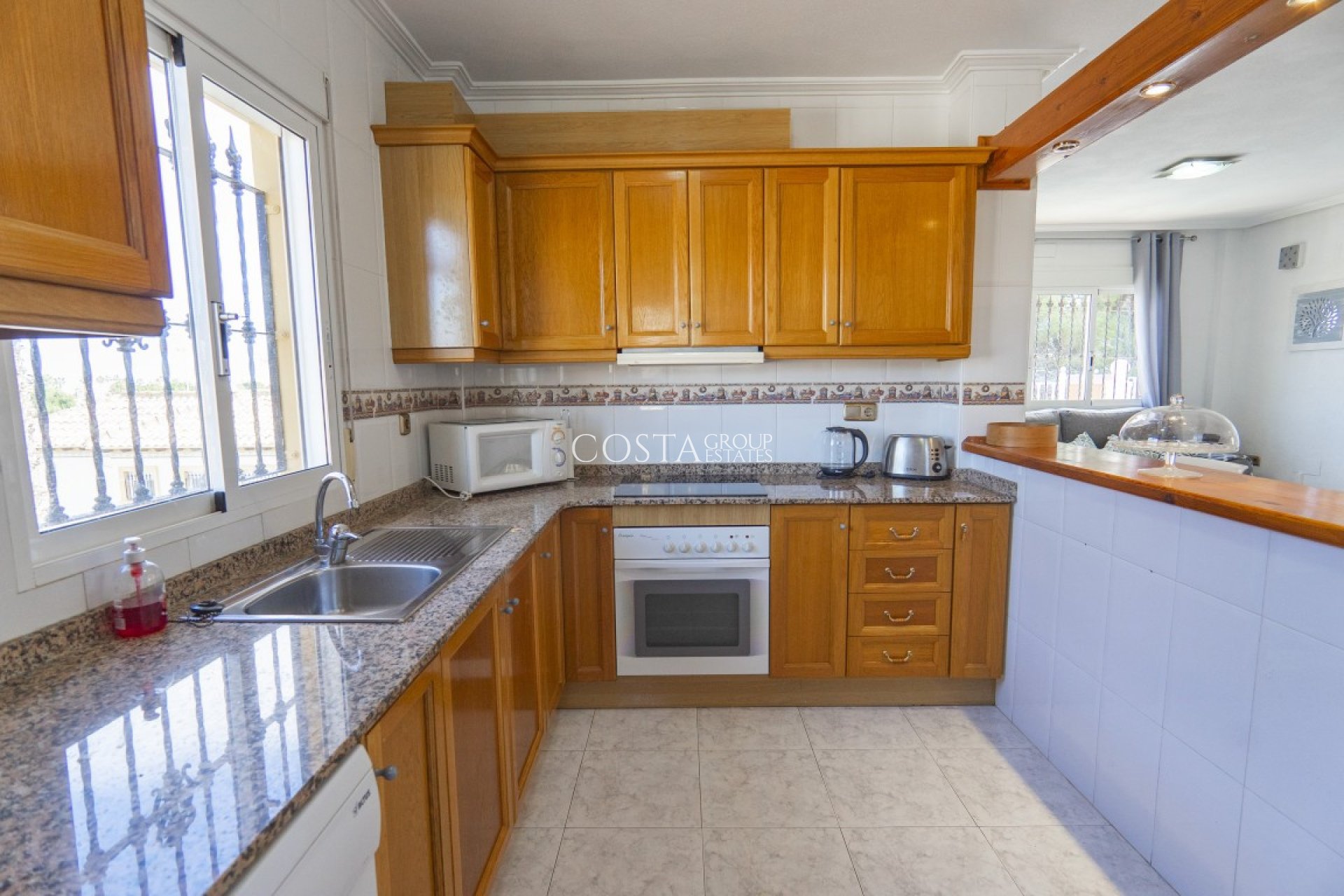 Revente - Villa -
Orihuela - Villamartin