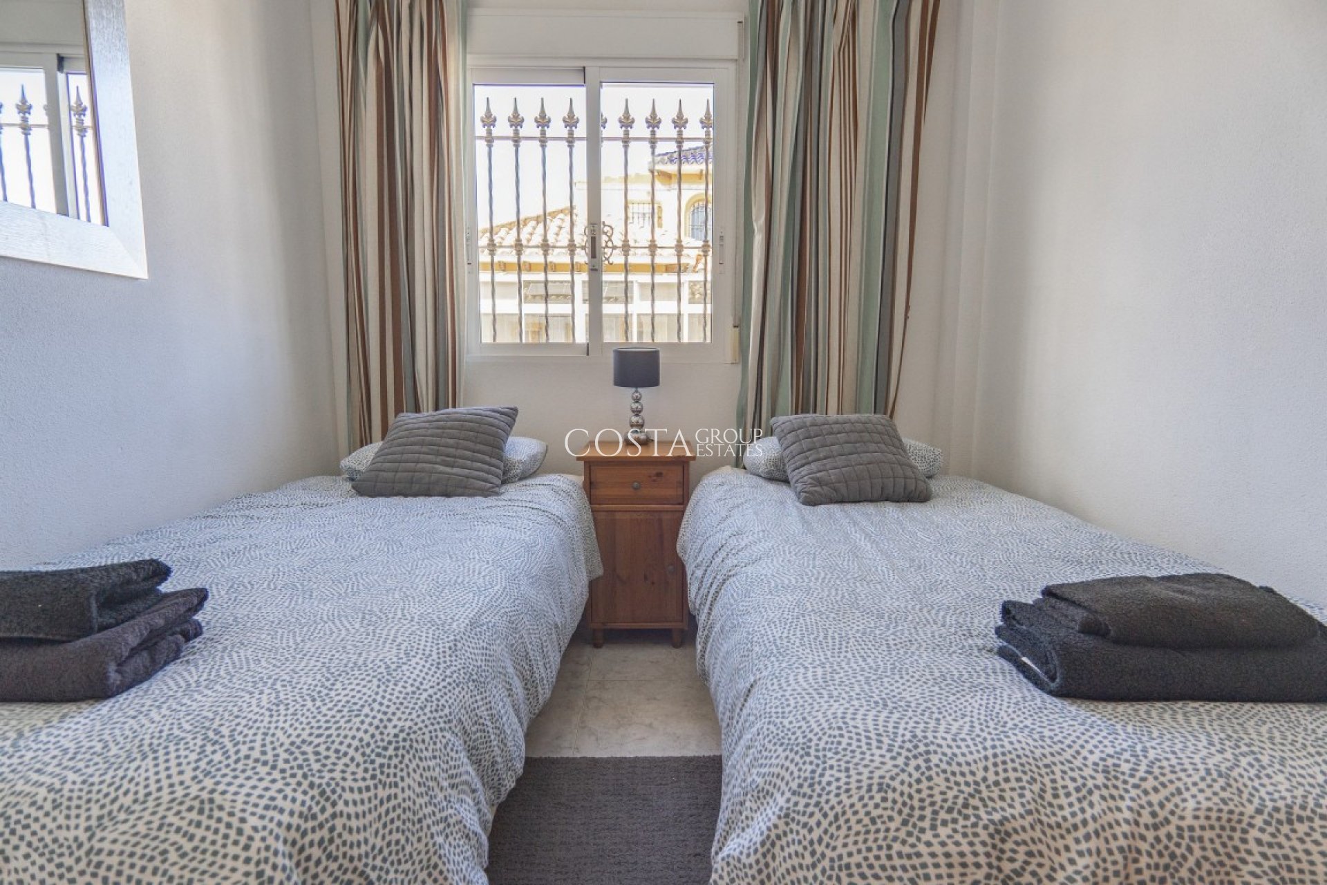 Revente - Villa -
Orihuela - Villamartin