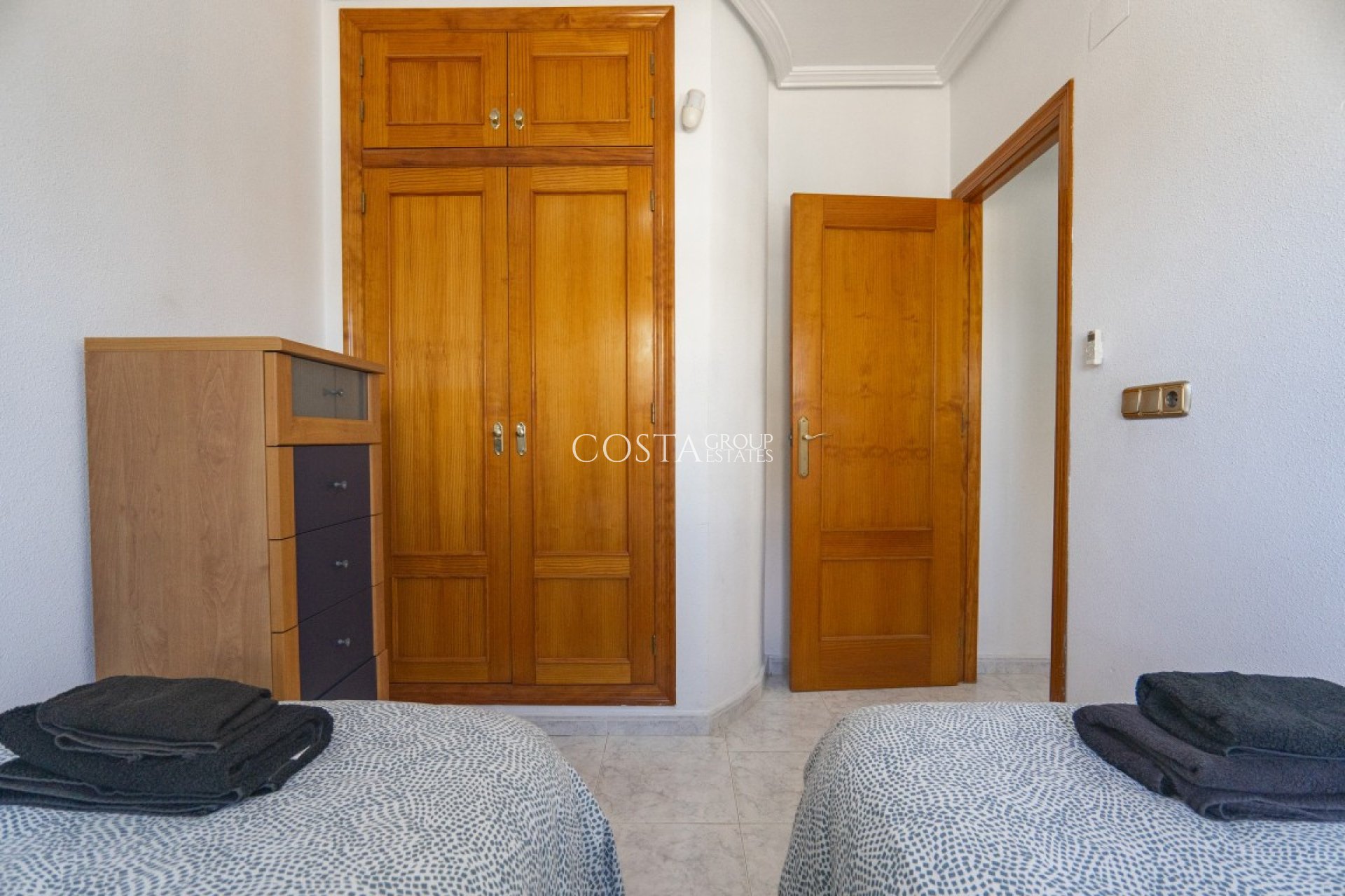 Revente - Villa -
Orihuela - Villamartin