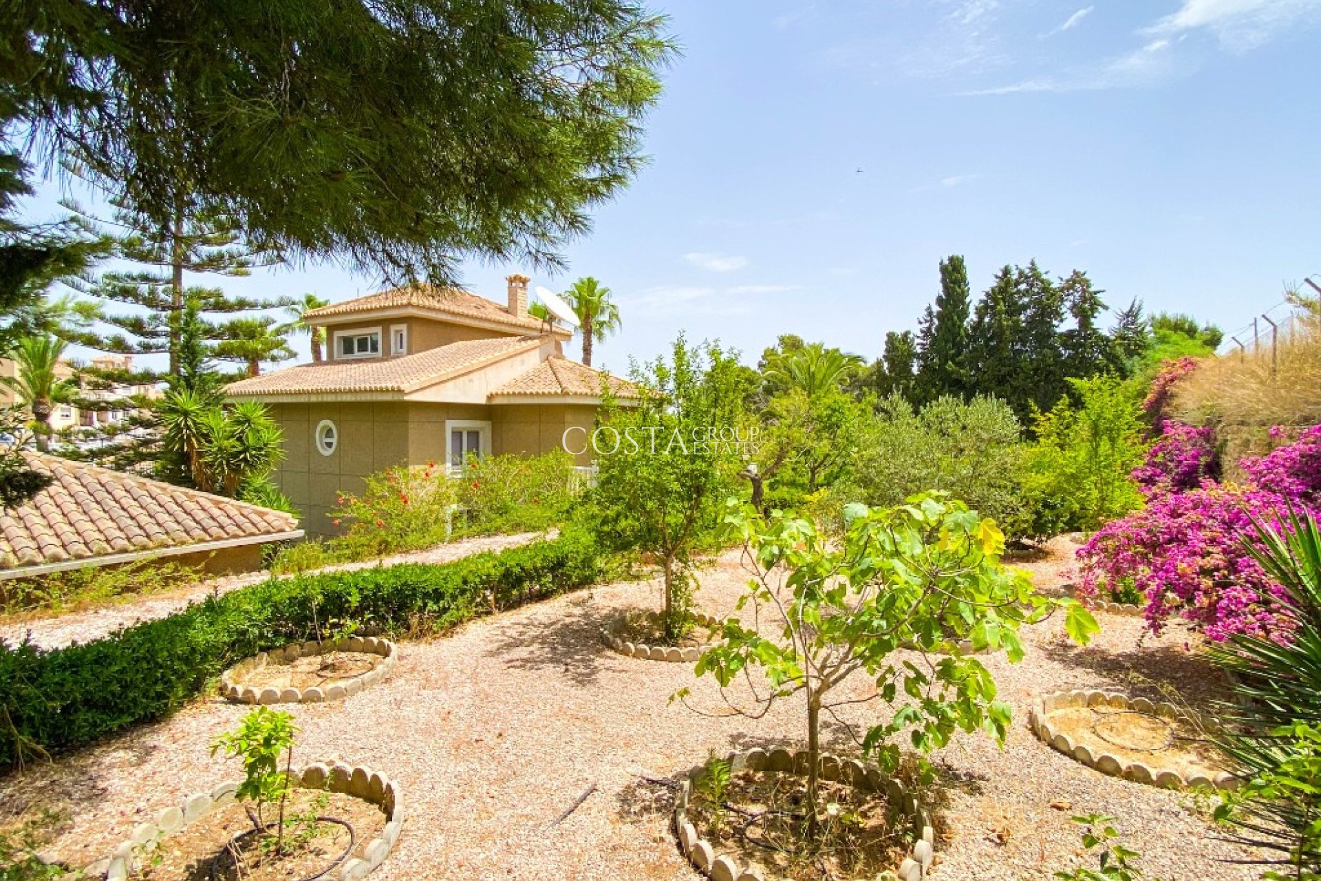 Revente - Villa -
Orihuela - Villamartin