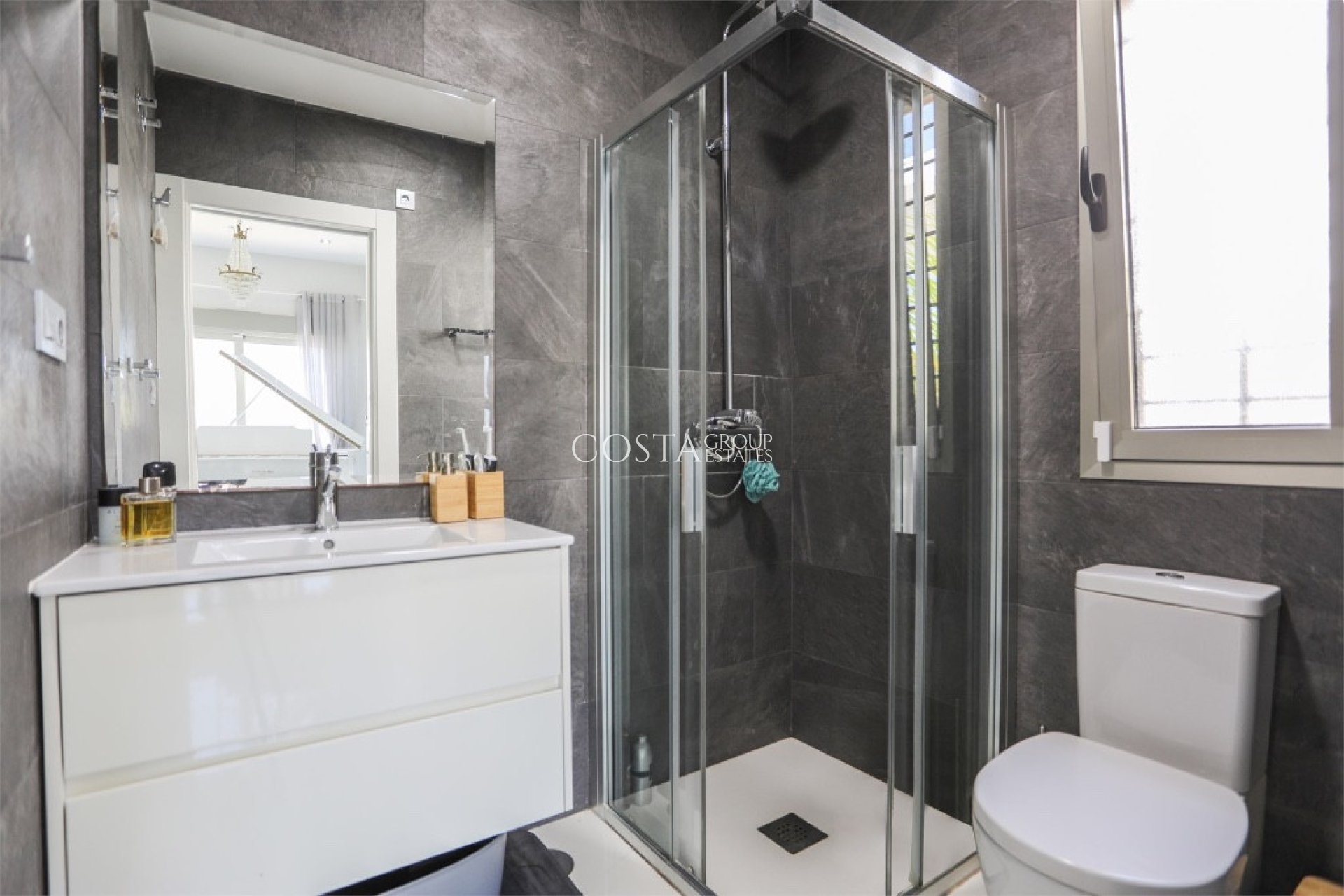 Revente - Villa -
Orihuela - Villamartin