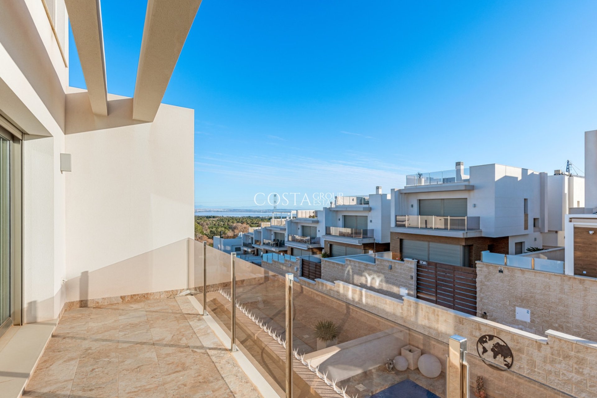 Revente - Villa -
Orihuela - Villamartin