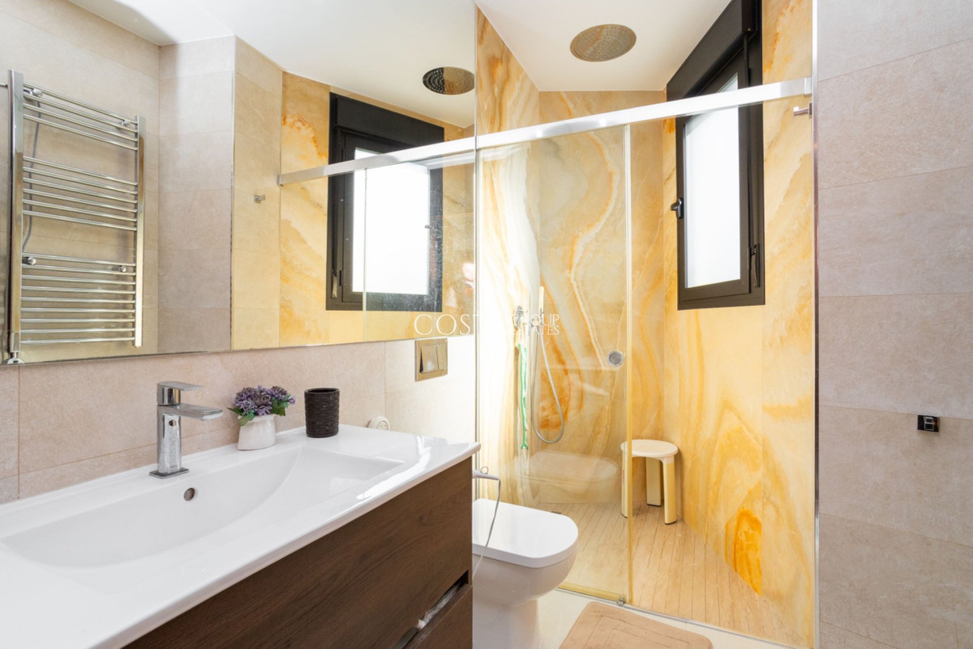 Revente - Villa -
Orihuela - Villamartin