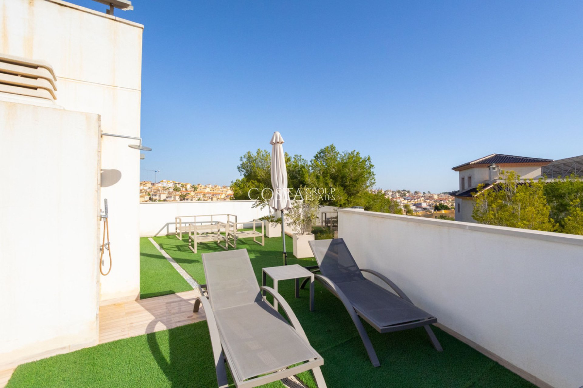 Revente - Villa -
Orihuela - Villamartin