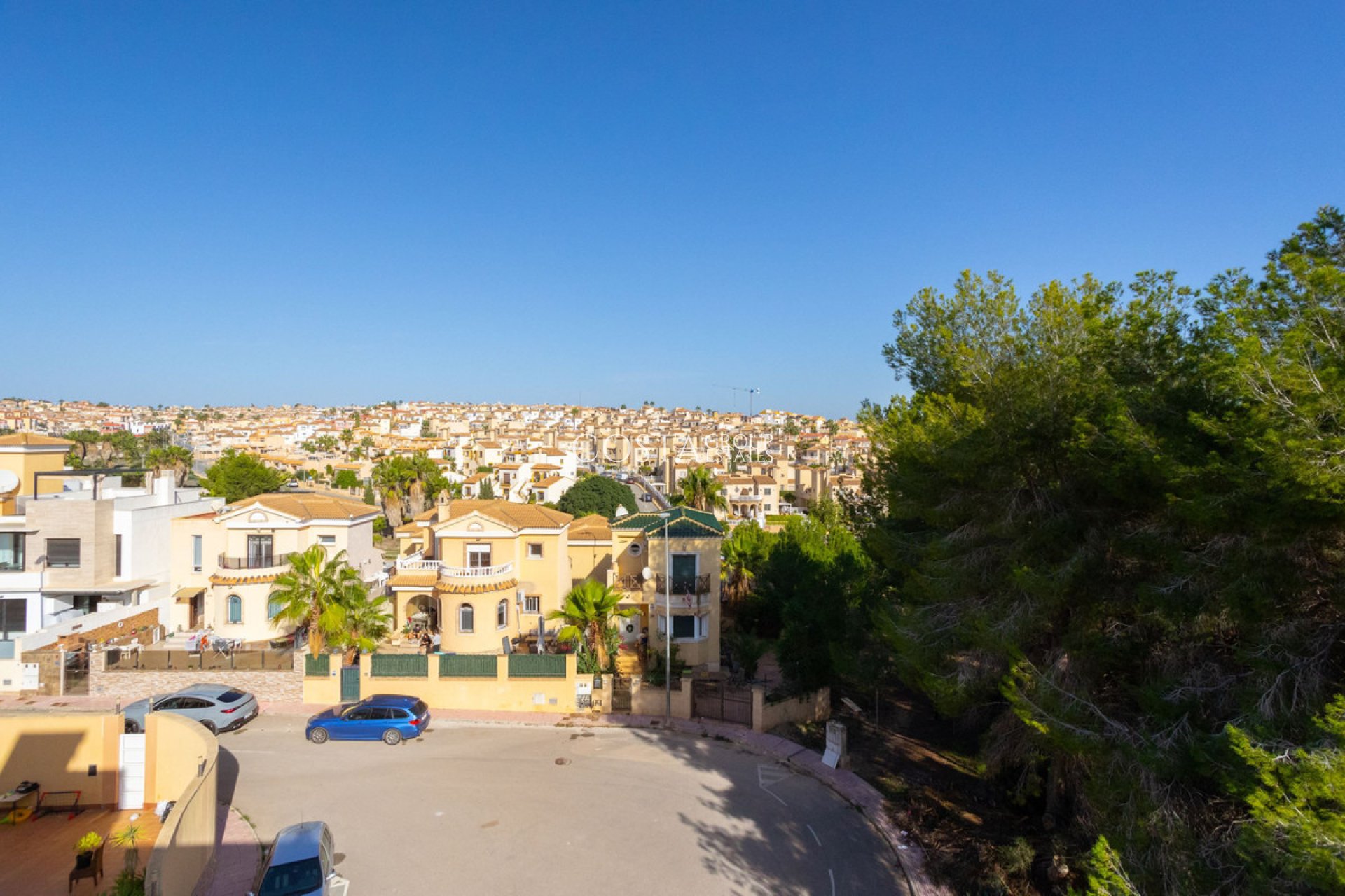Revente - Villa -
Orihuela - Villamartin