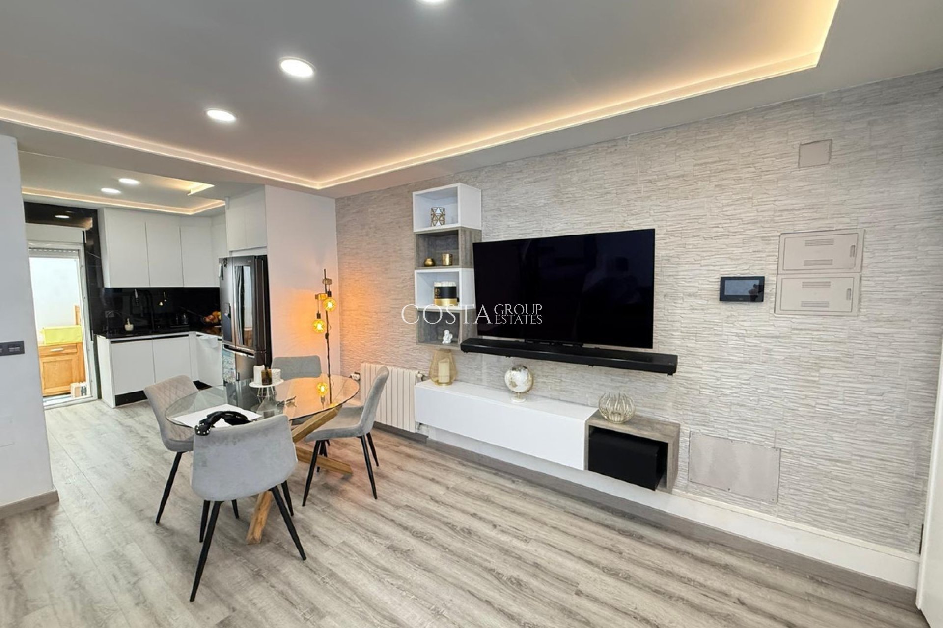 Revente - Villa -
Orihuela - Villamartin