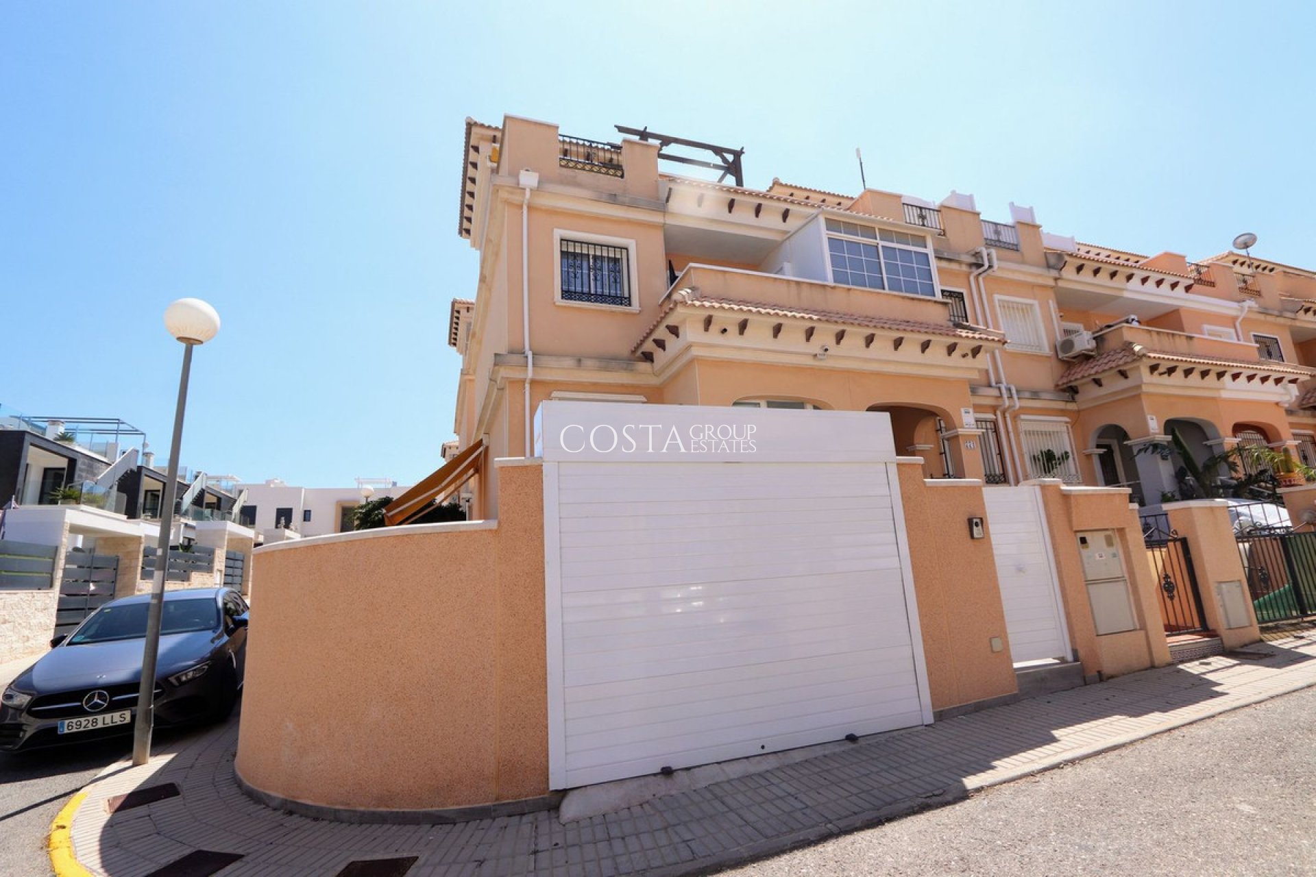 Revente - Villa -
Orihuela - Villamartin
