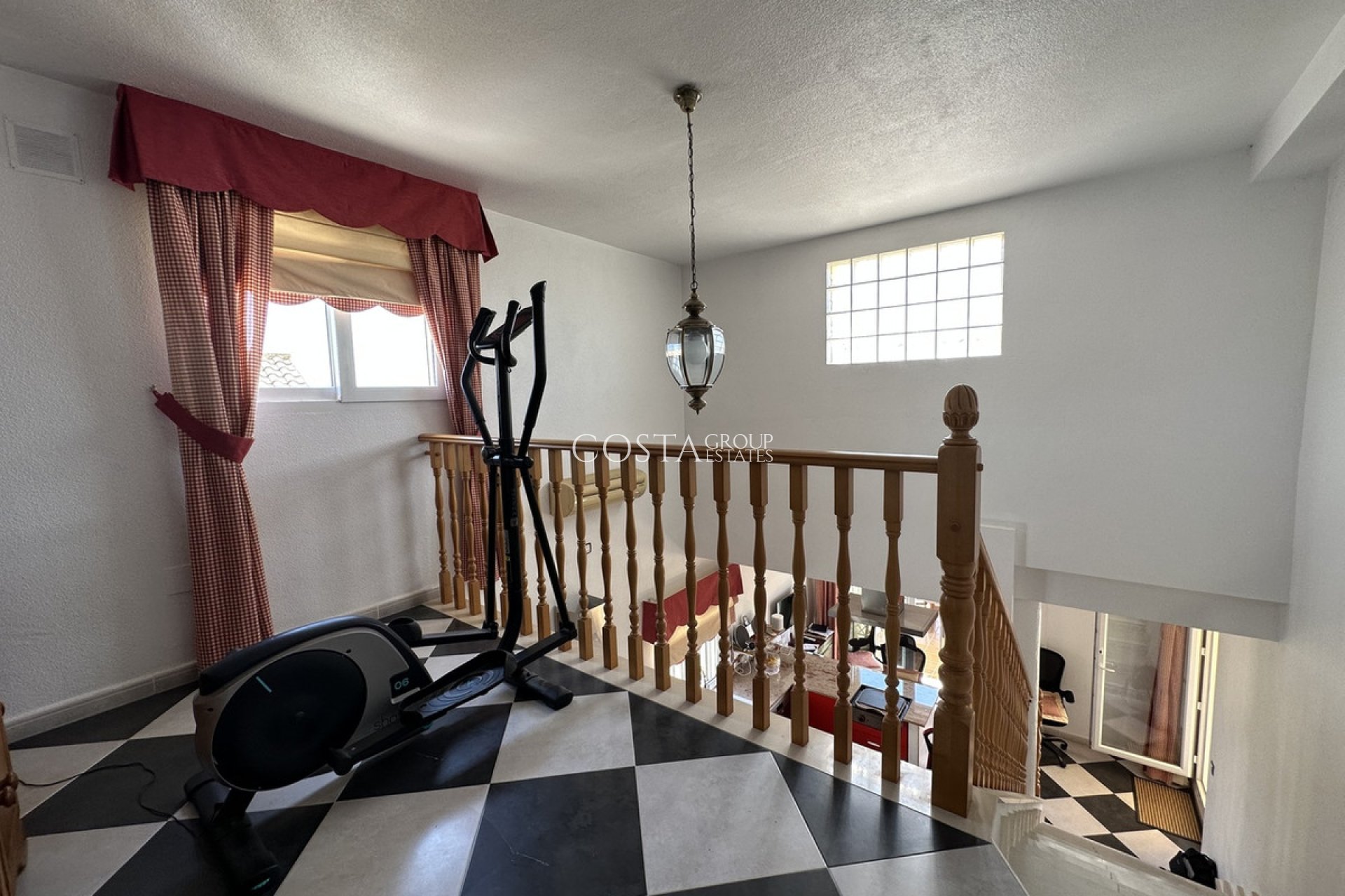 Revente - Villa -
Orihuela - Villamartin