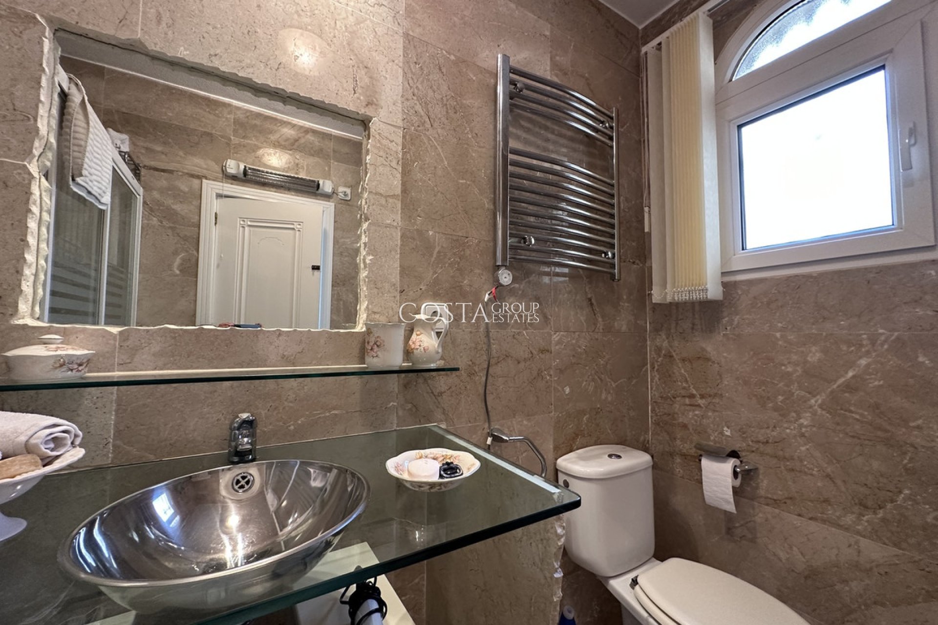 Revente - Villa -
Orihuela - Villamartin