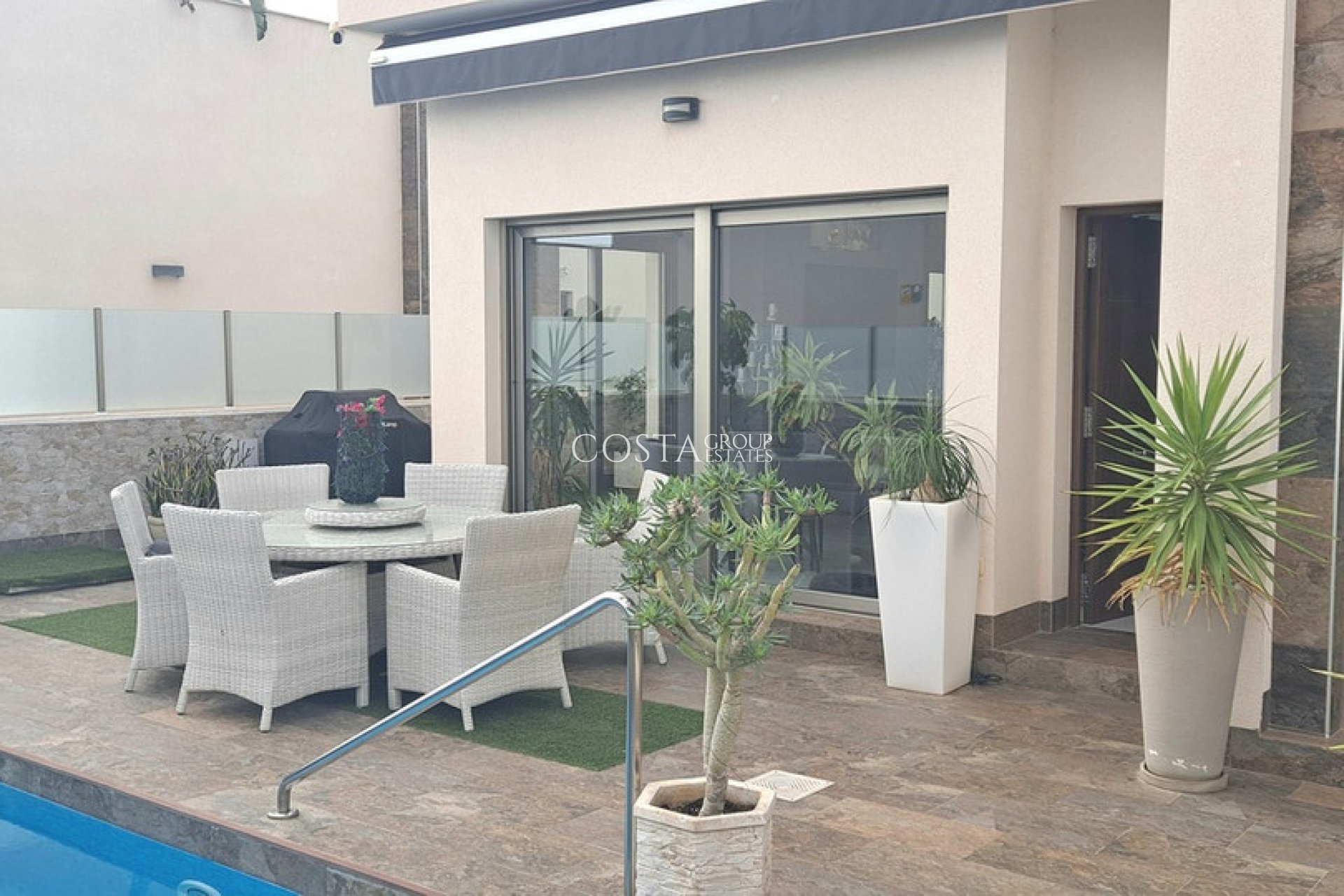 Revente - Villa -
Orihuela - Villamartin