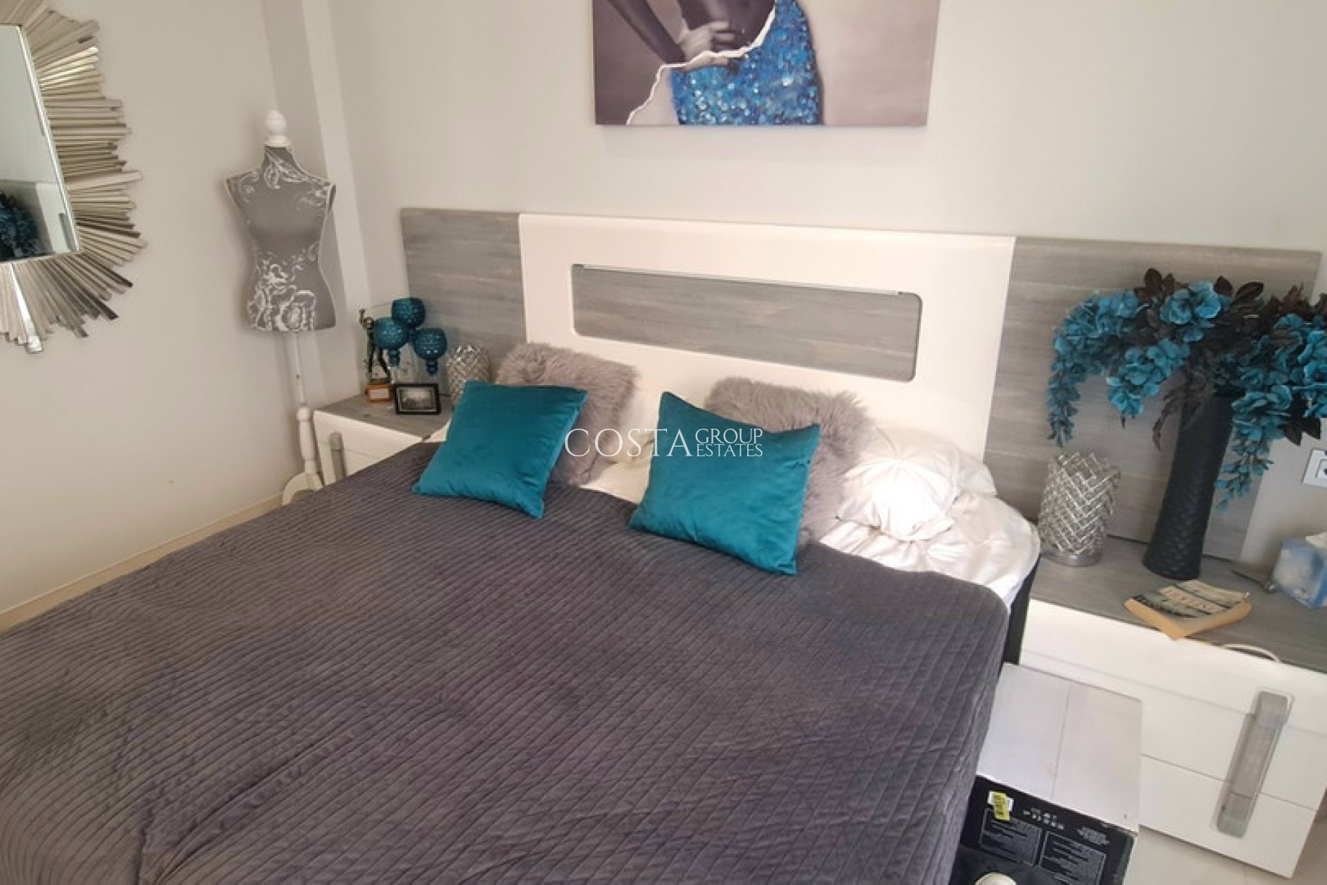 Revente - Villa -
Orihuela - Villamartin