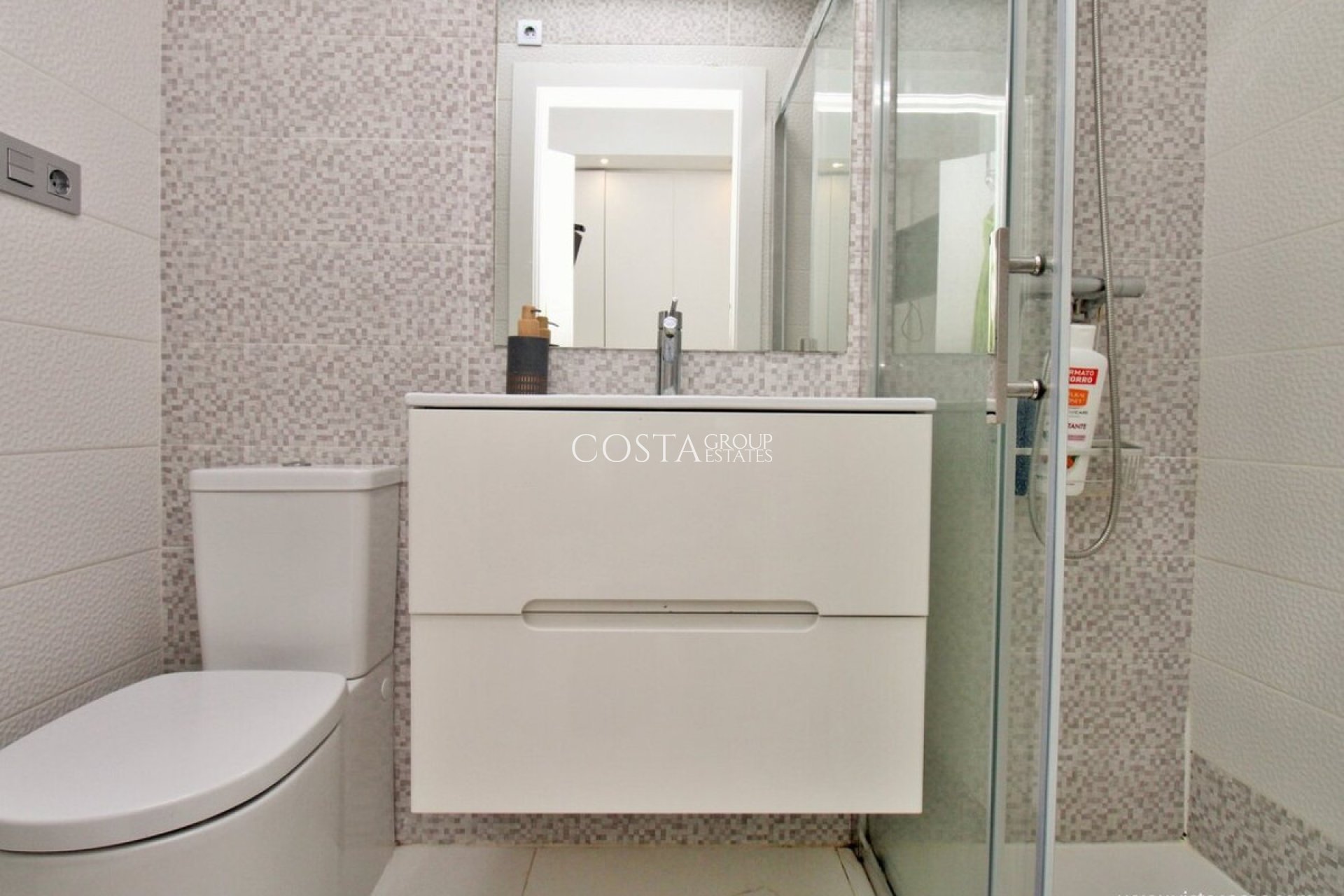 Revente - Villa -
Orihuela - Villamartin