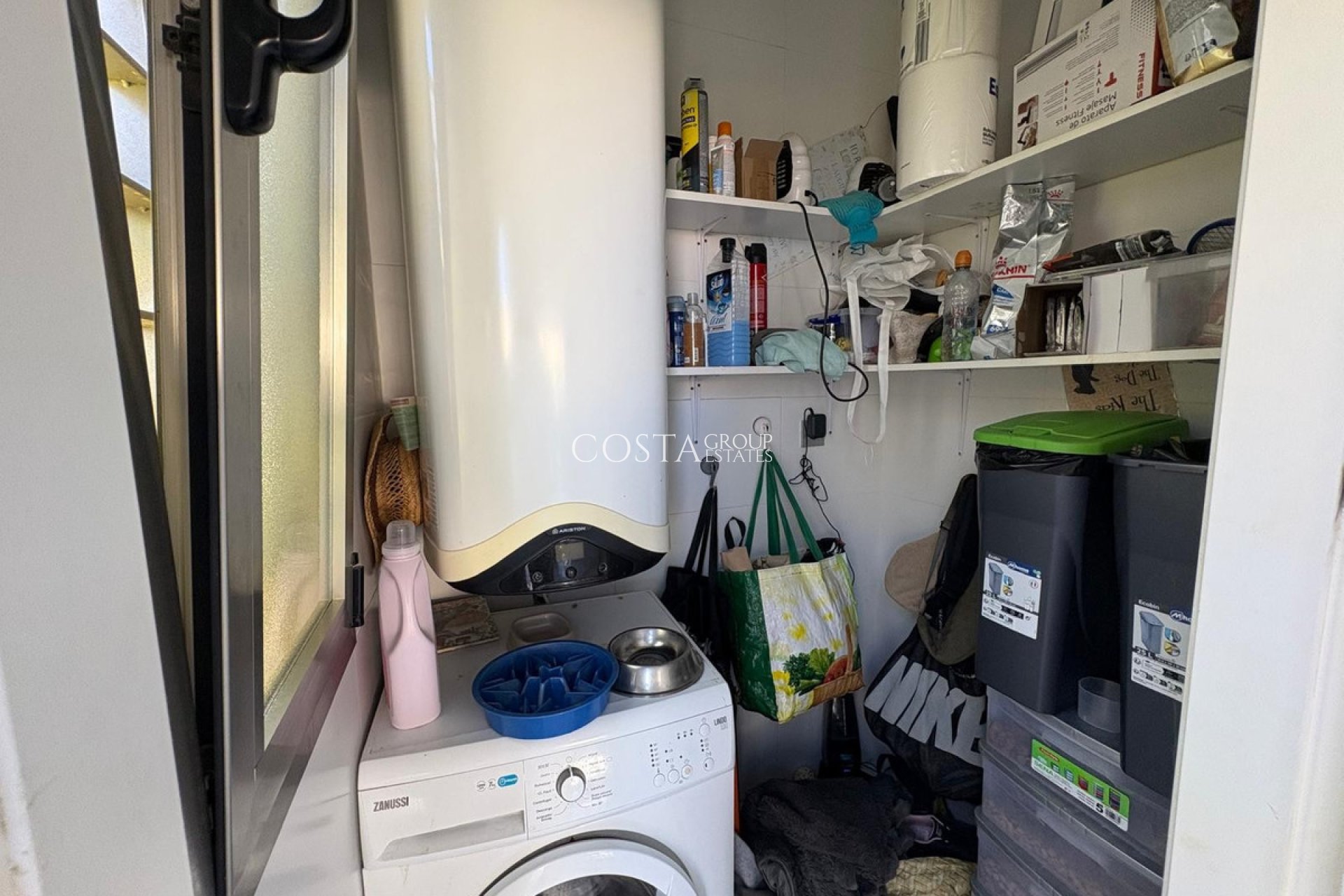 Revente - Villa -
Orihuela - Villamartin