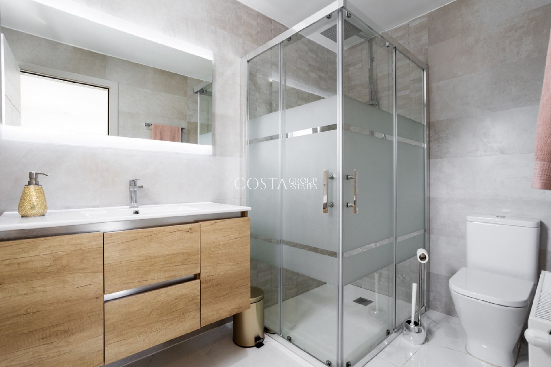 Revente - Villa -
Orihuela - Villamartin