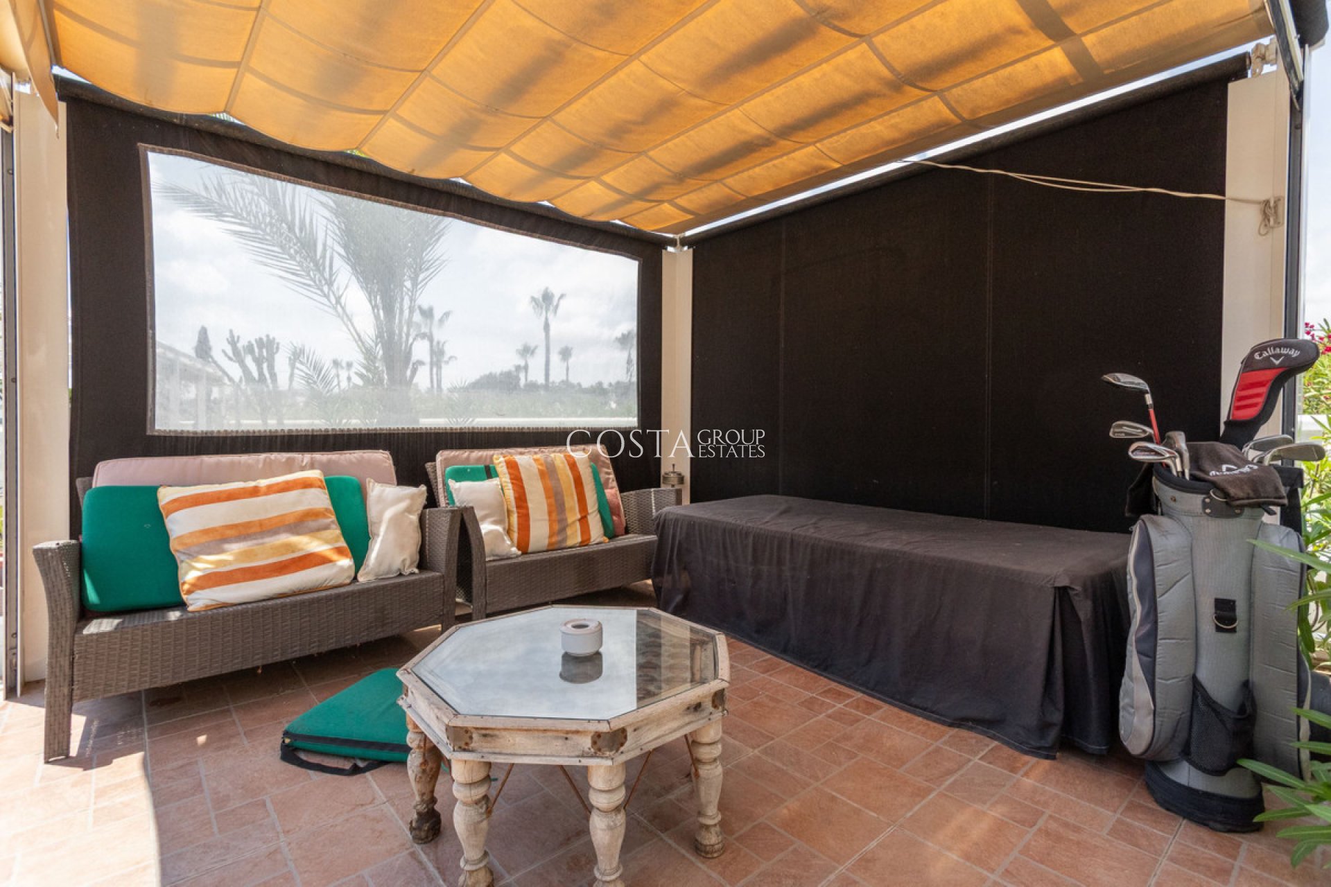 Revente - Villa -
Orihuela - Villamartin