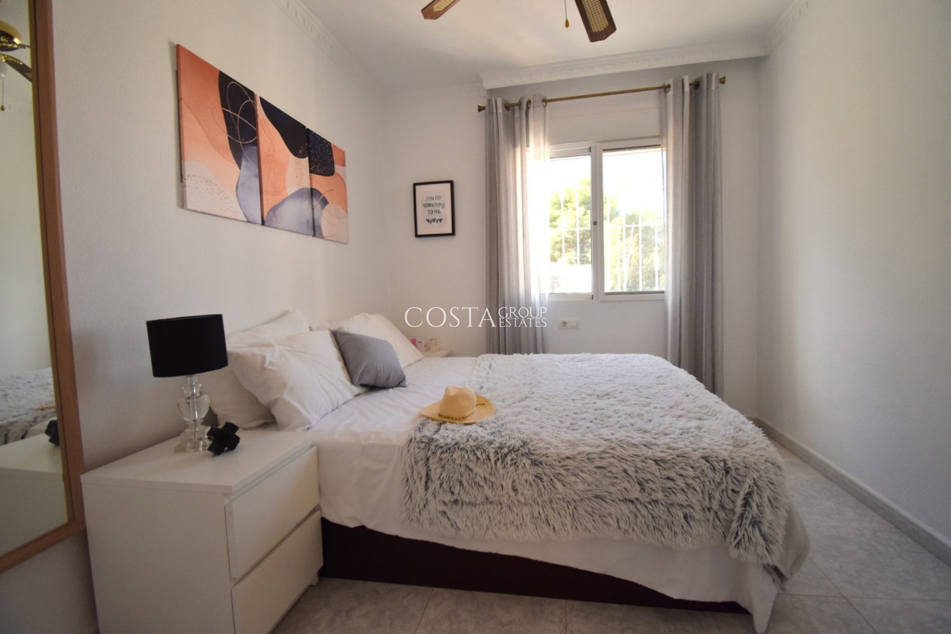Revente - Villa -
Orihuela - Villamartin