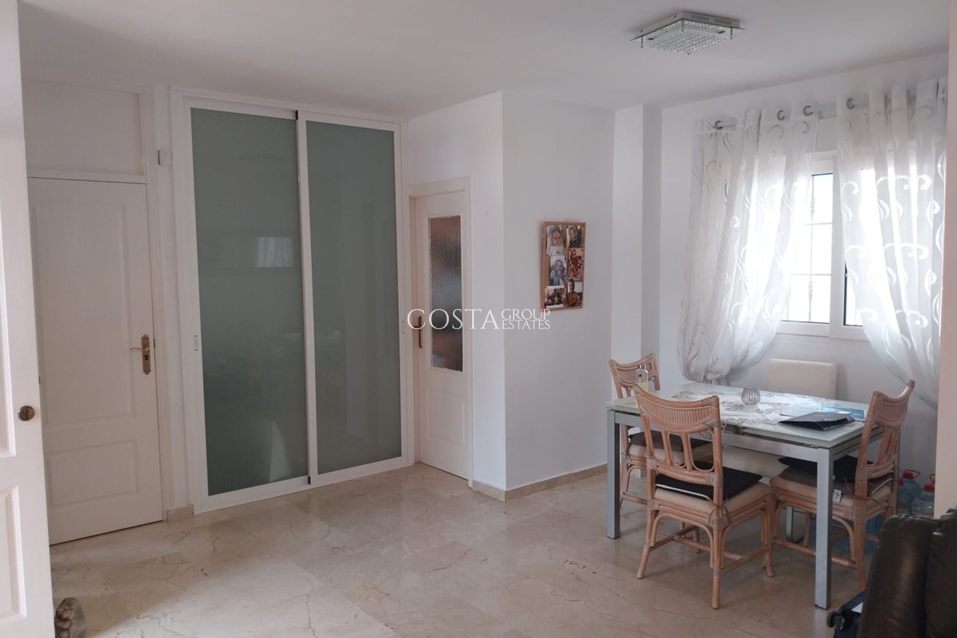 Revente - Villa -
Orihuela - Villamartin