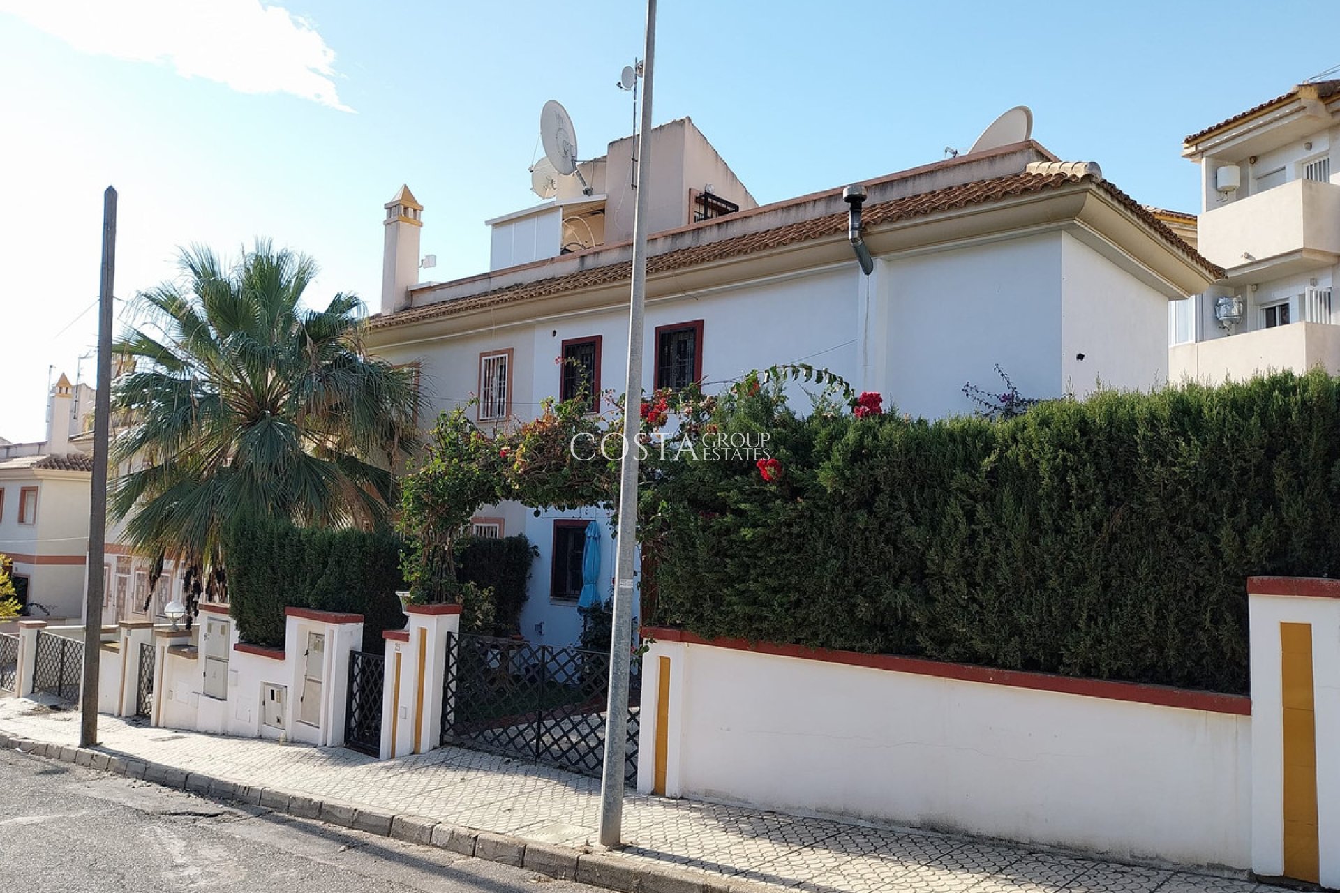 Revente - Villa -
Orihuela - Villamartin