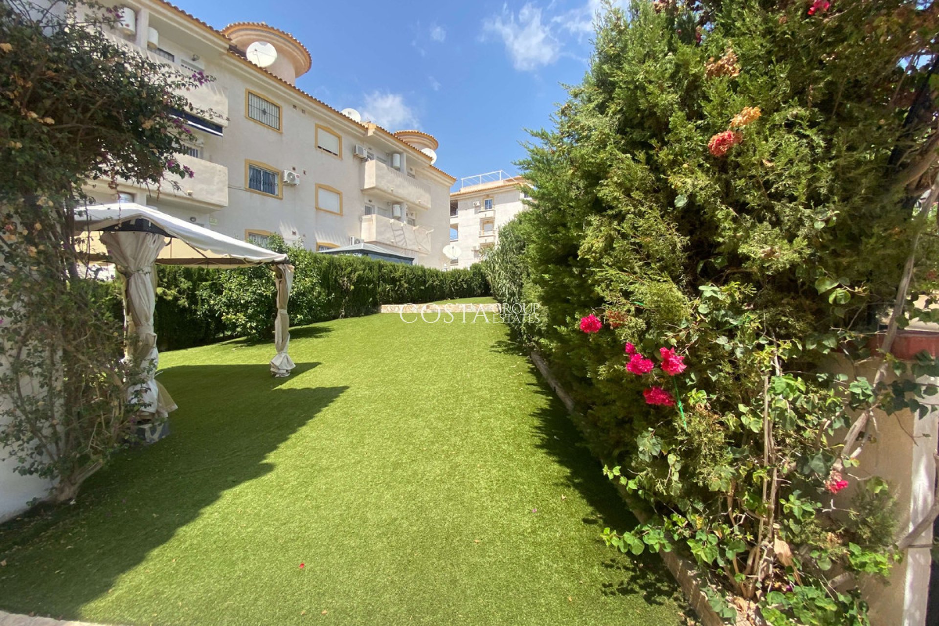 Revente - Villa -
Orihuela - Villamartin