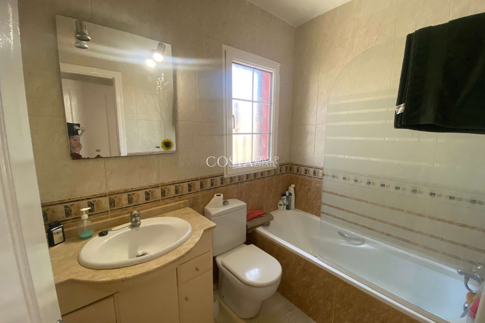 Revente - Villa -
Orihuela - Villamartin