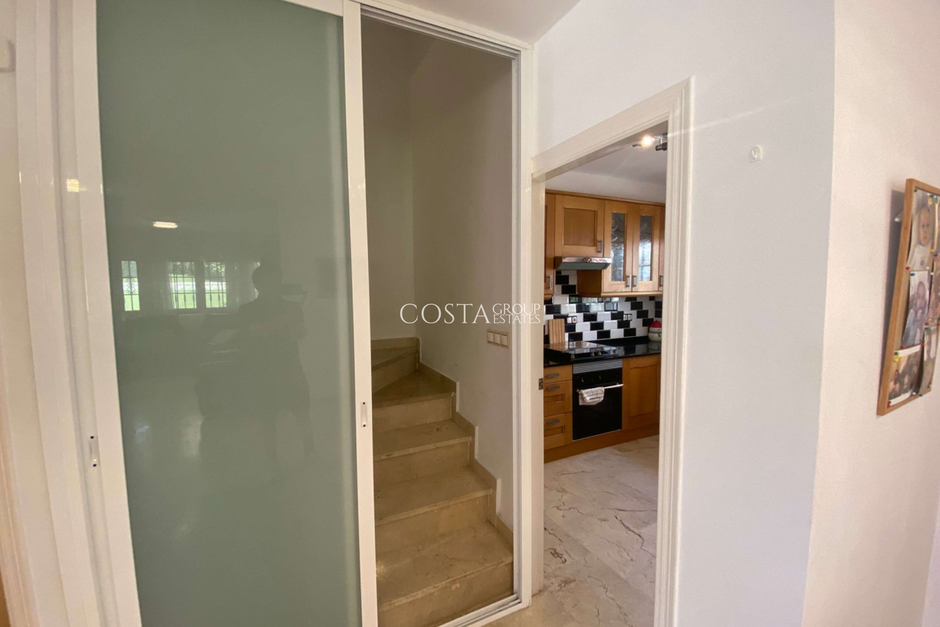 Revente - Villa -
Orihuela - Villamartin