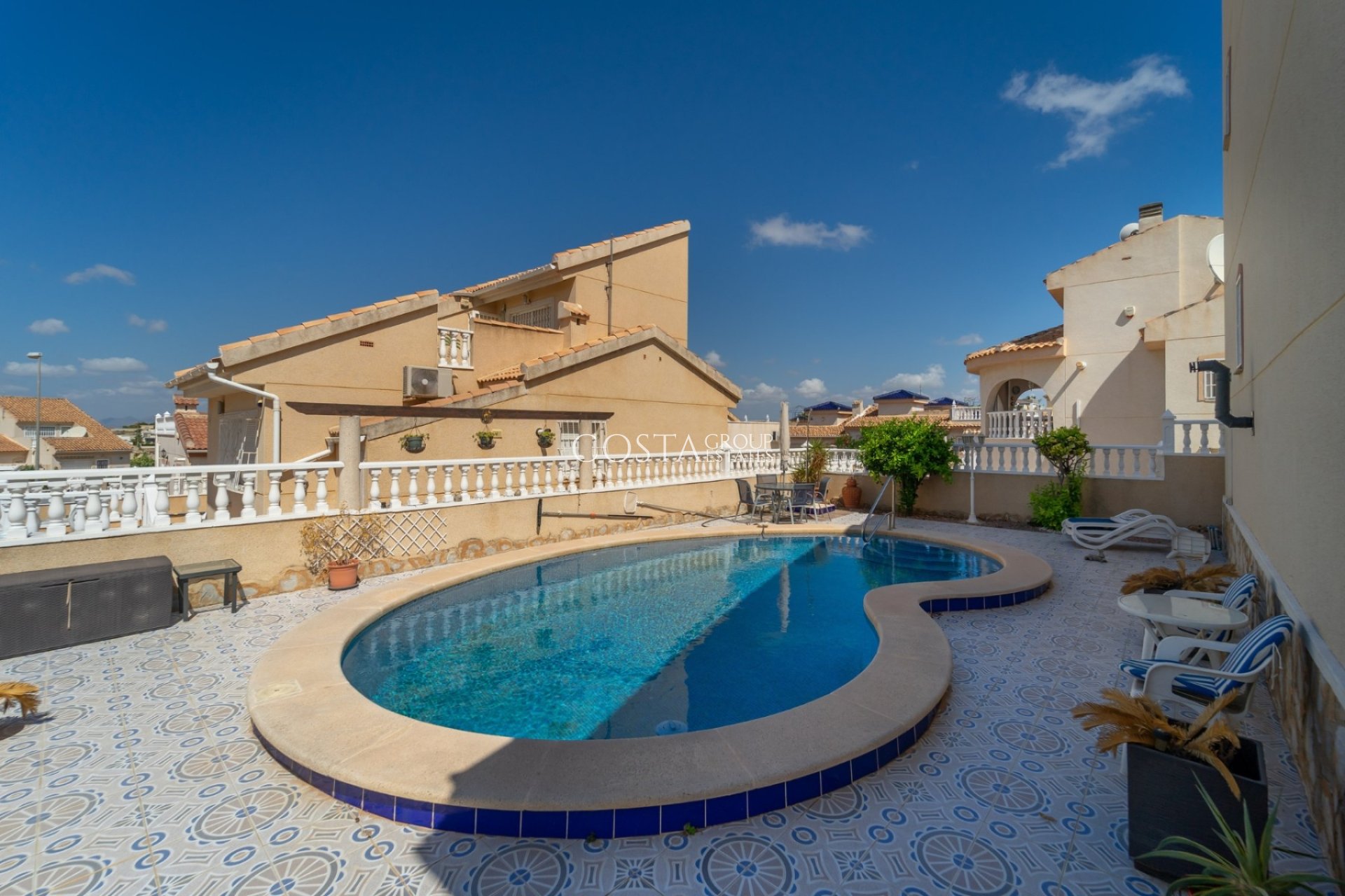 Revente - Villa -
Rojales - Benimar