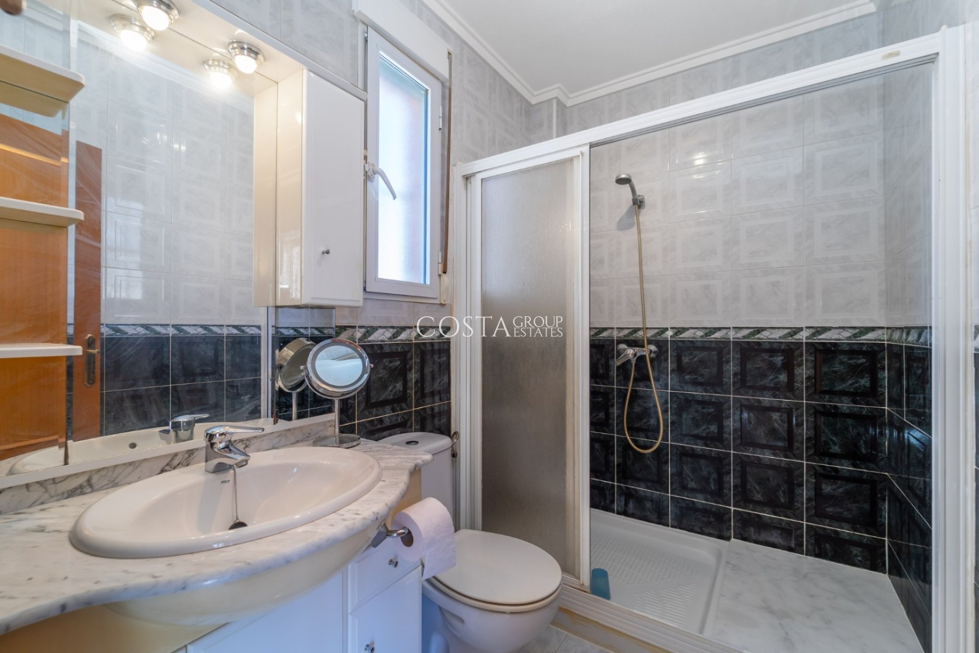 Revente - Villa -
Rojales - Benimar