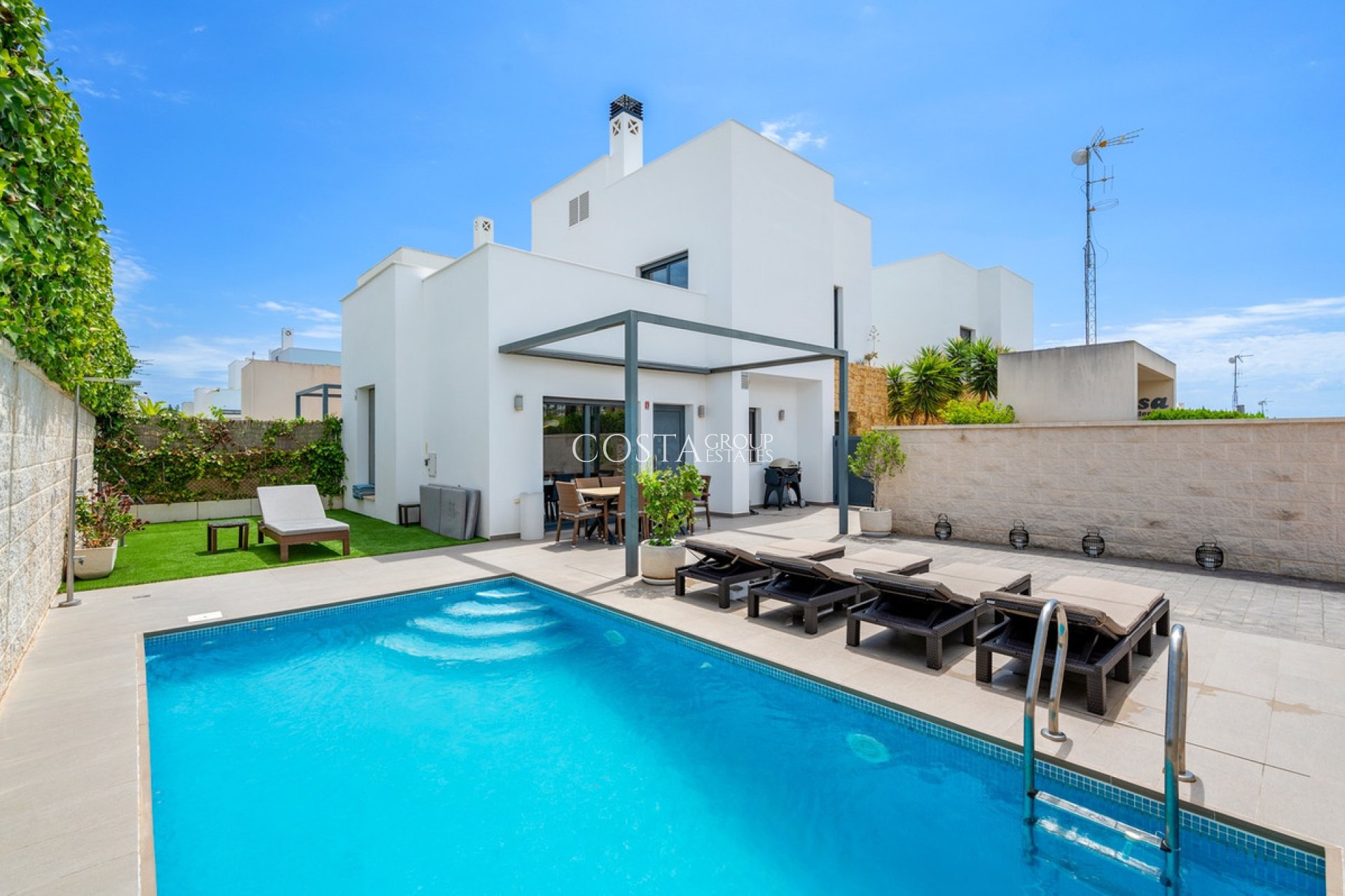 Revente - Villa -
Rojales - Rojales Centro