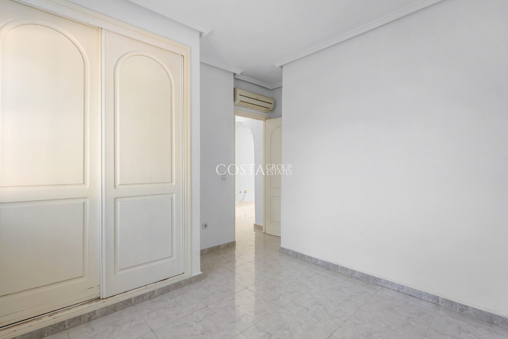 Revente - Villa -
Rojales - Rojales Centro