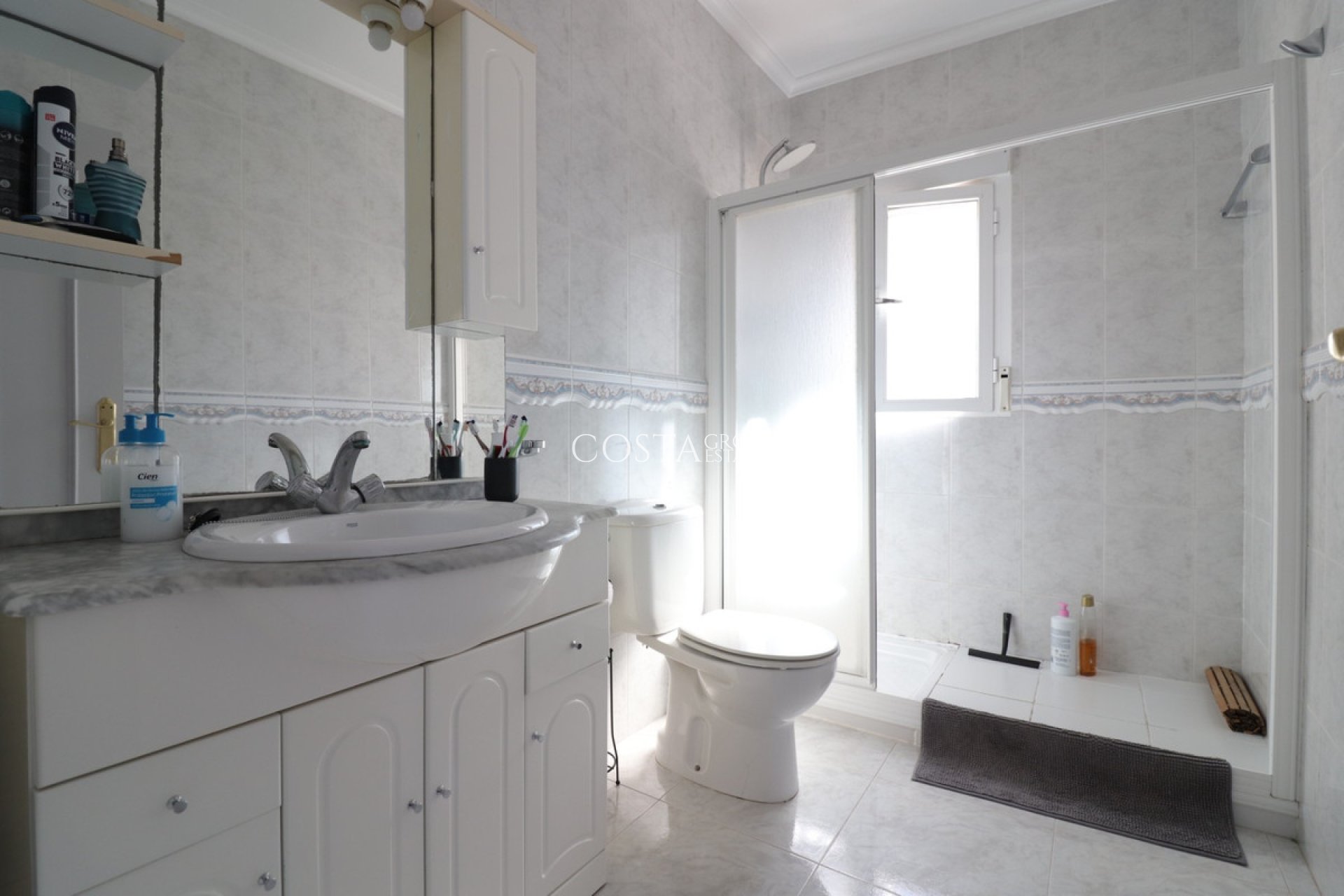 Revente - Villa -
Rojales