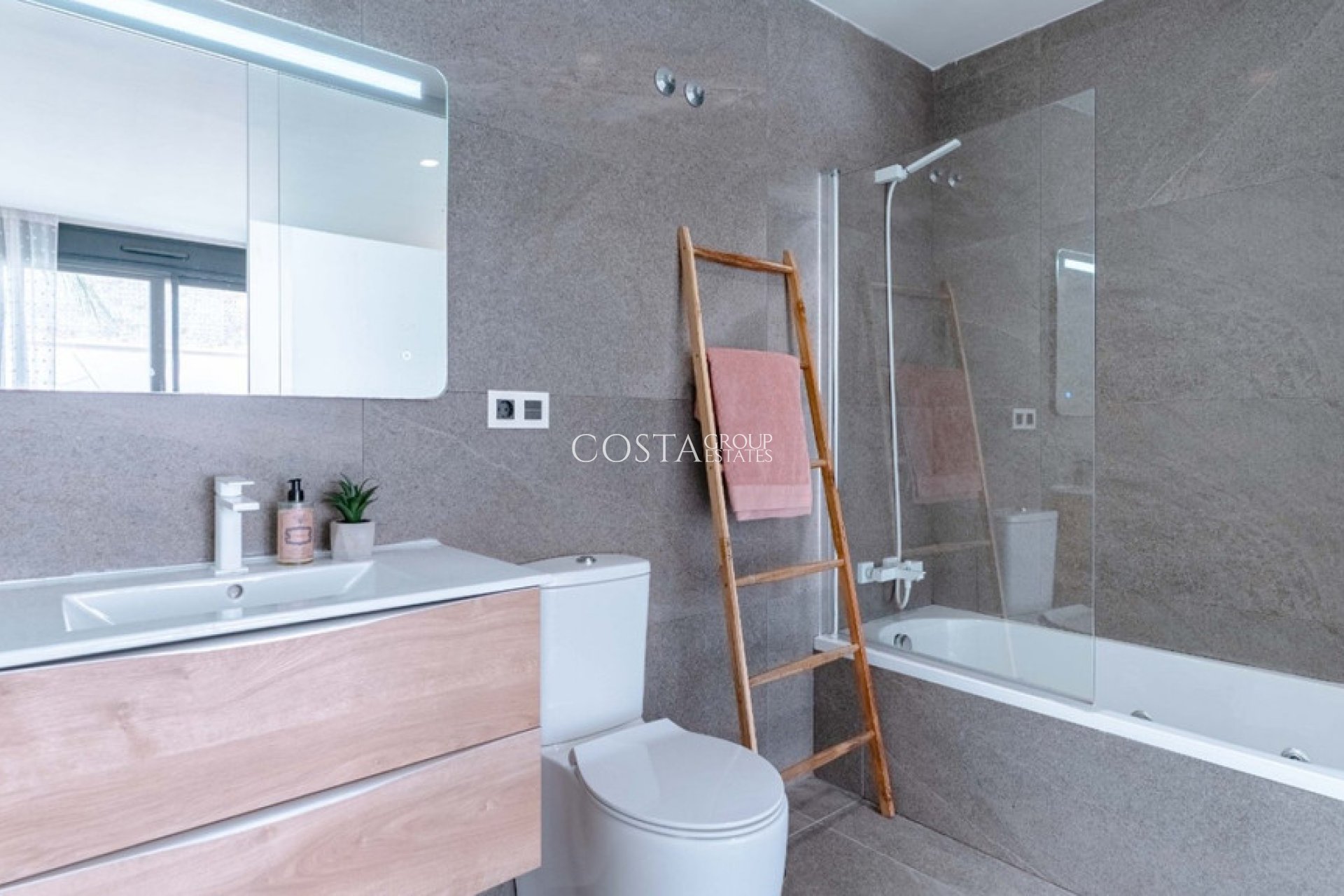 Revente - Villa -
San Miguel de Salinas - San Miguel de Salinas Centro