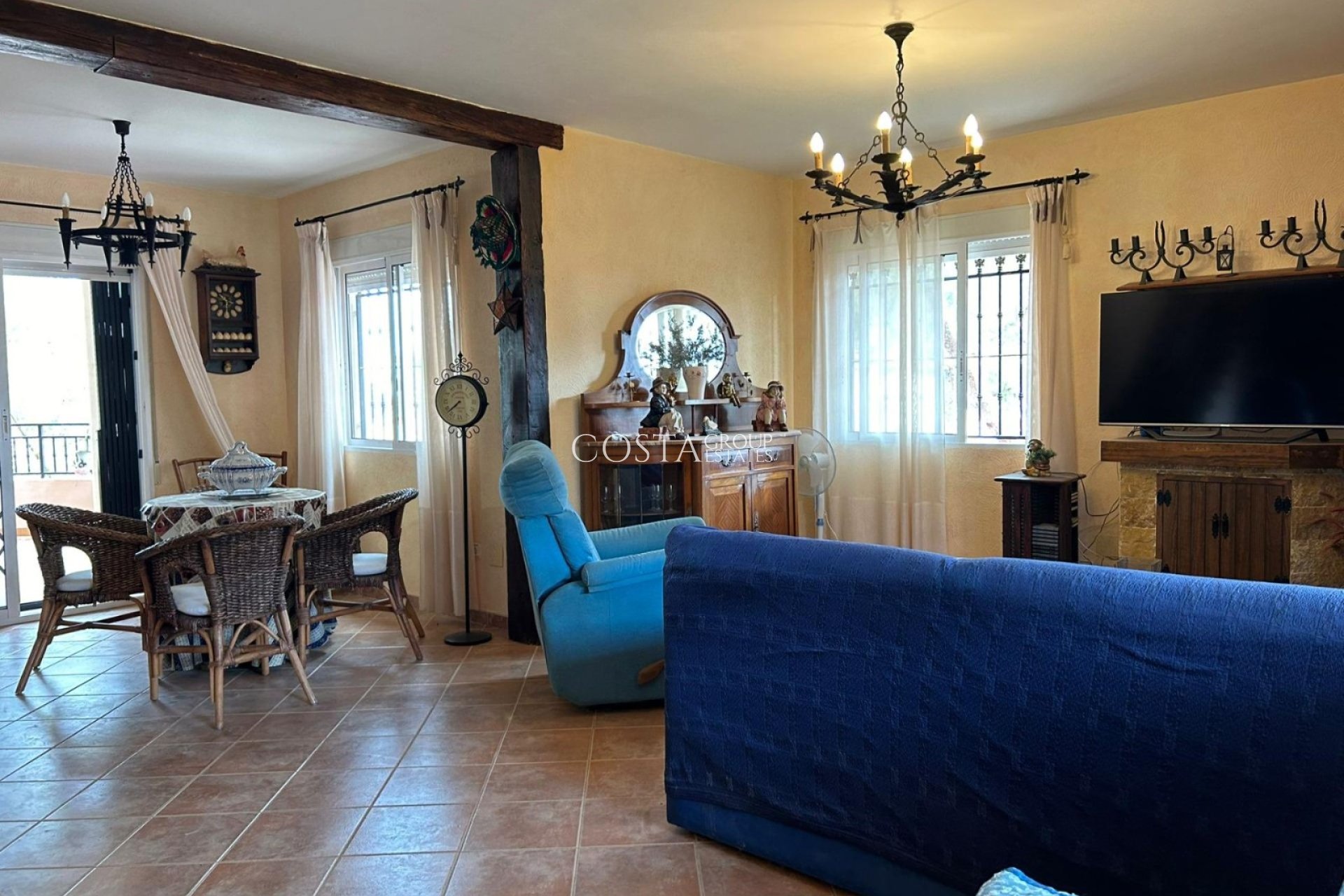 Revente - Villa -
San Miguel de Salinas - Urbanizaciones