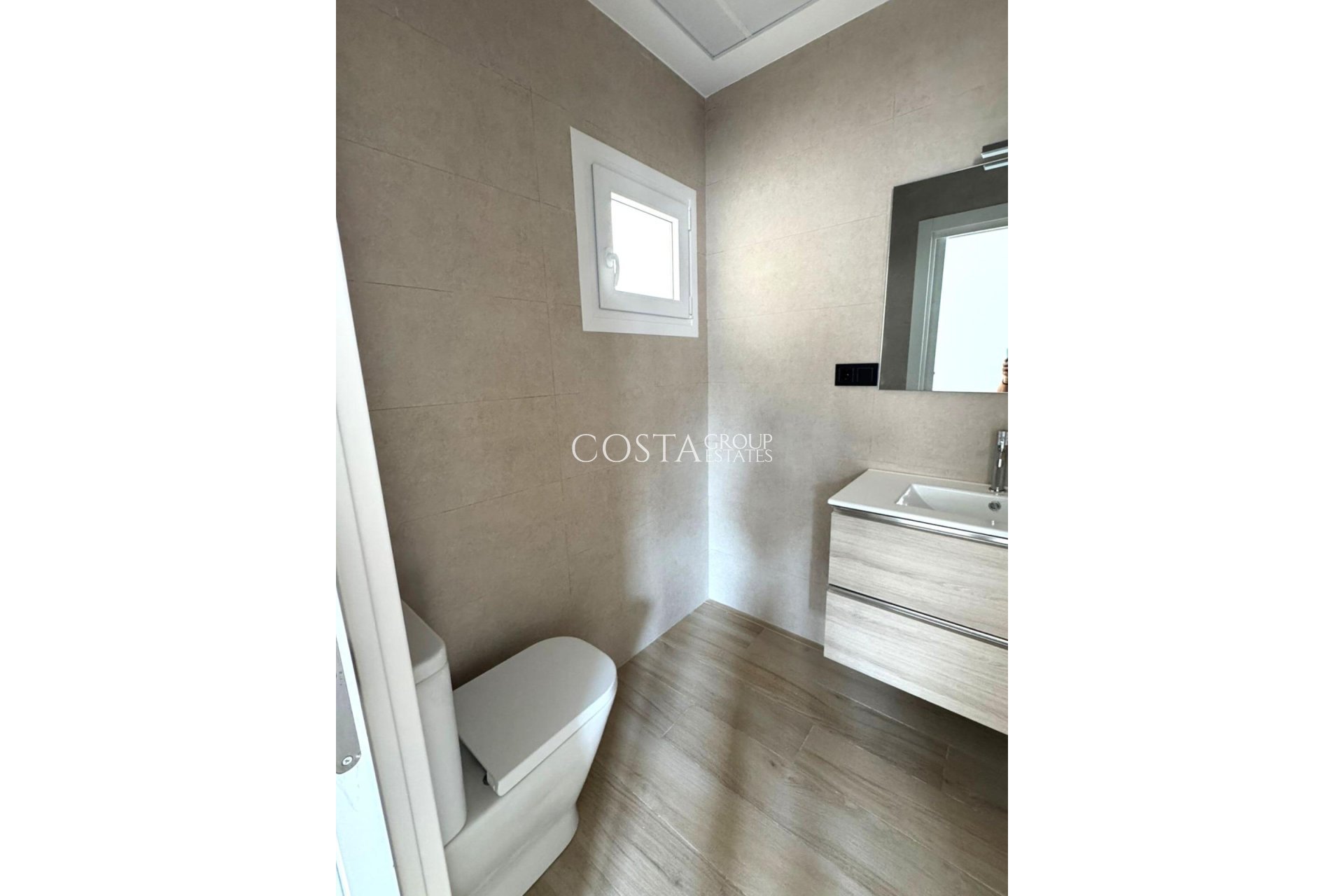 Revente - Villa -
Torrevieja - Aguas Nuevas